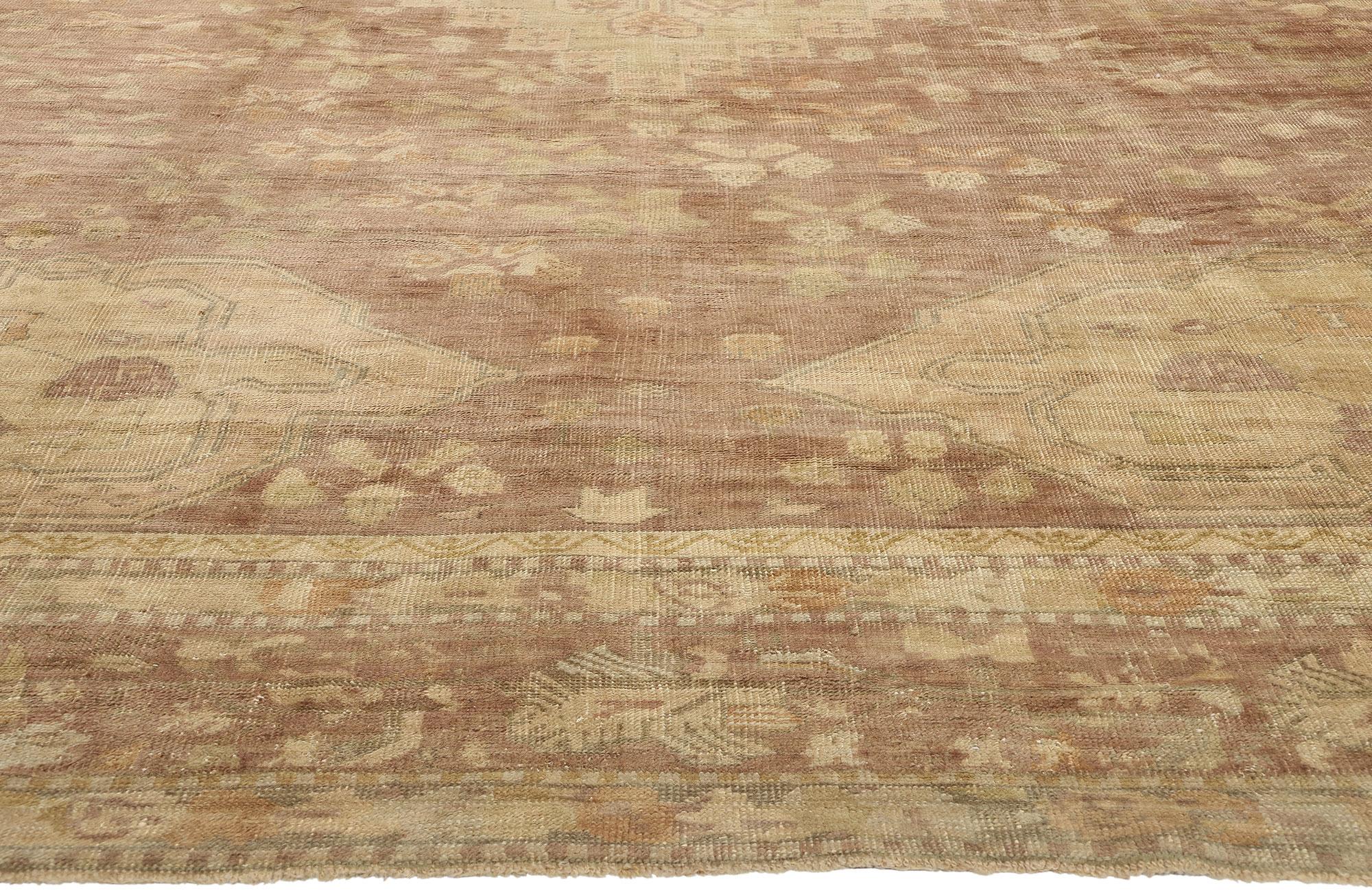 Antiker türkischer Oushak-Teppich in Erdtönen aus dem späten 19. Jahrhundert, 13'05 x 17'03 (Handgeknüpft) im Angebot