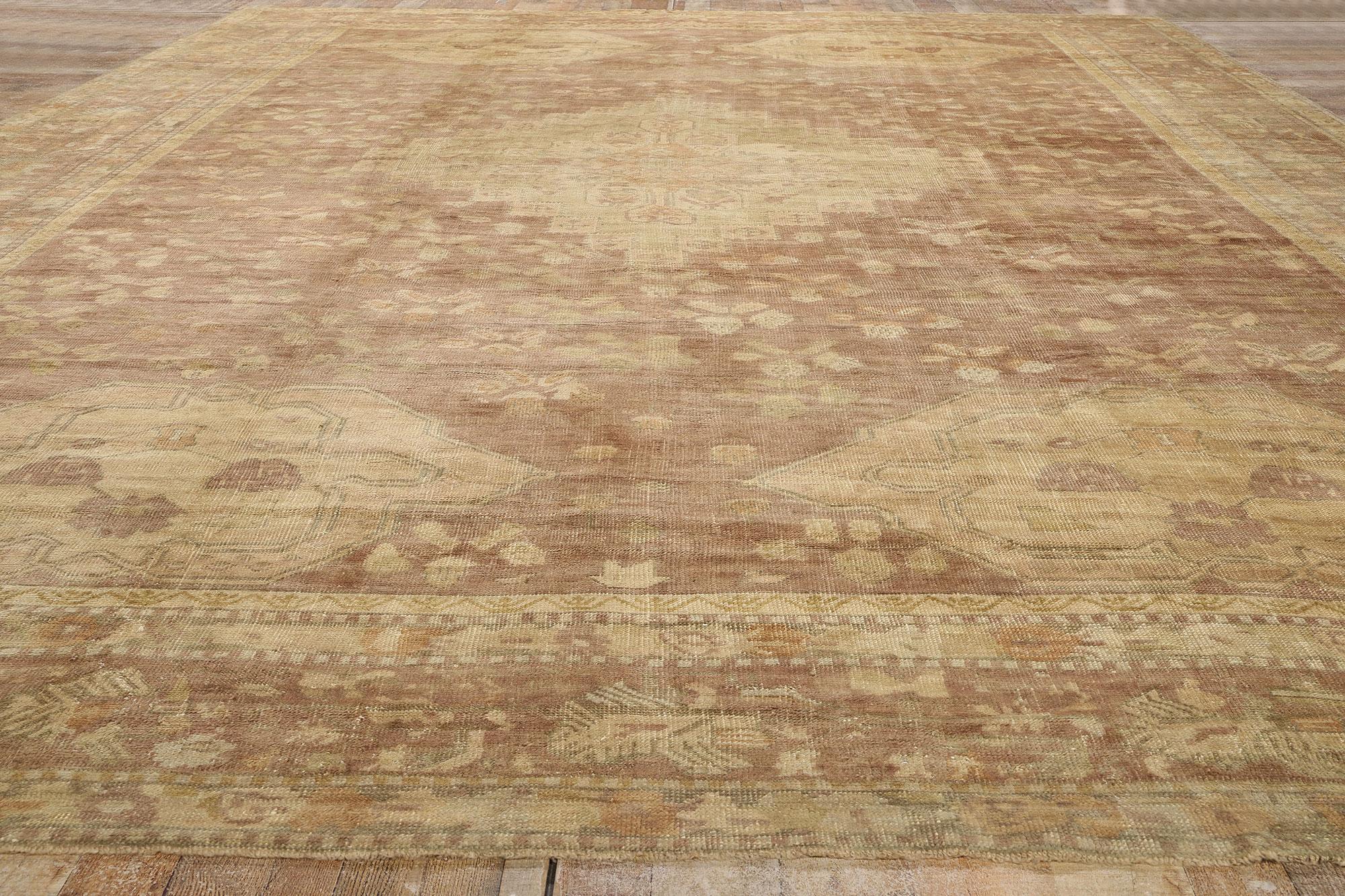 Antiker türkischer Oushak-Teppich in Erdtönen aus dem späten 19. Jahrhundert, 13'05 x 17'03 im Angebot 2