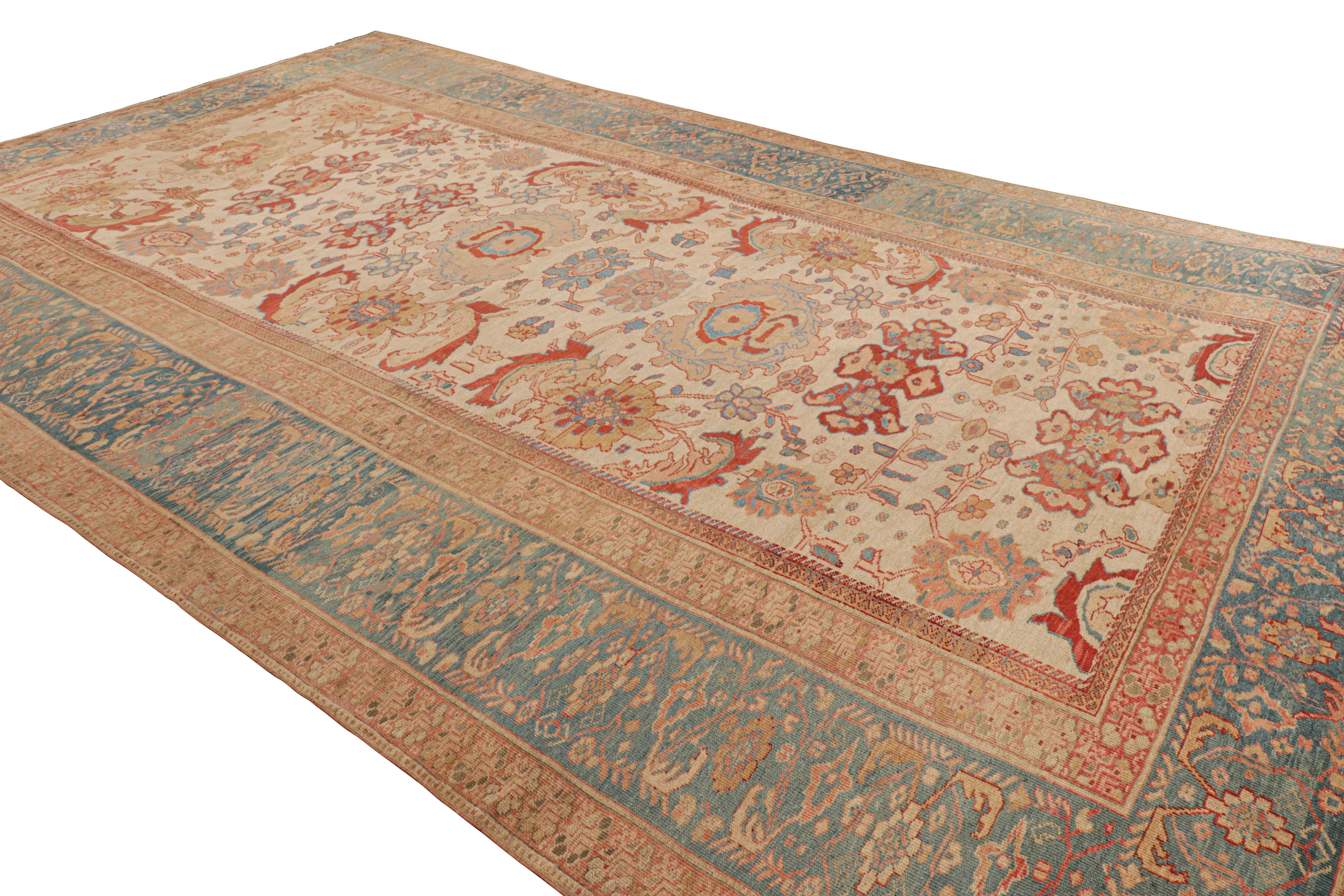 Tappeto antico oversize Ziegler Persian Sultanabad Rugs con motivi floreali In condizioni buone in vendita a Long Island City, NY