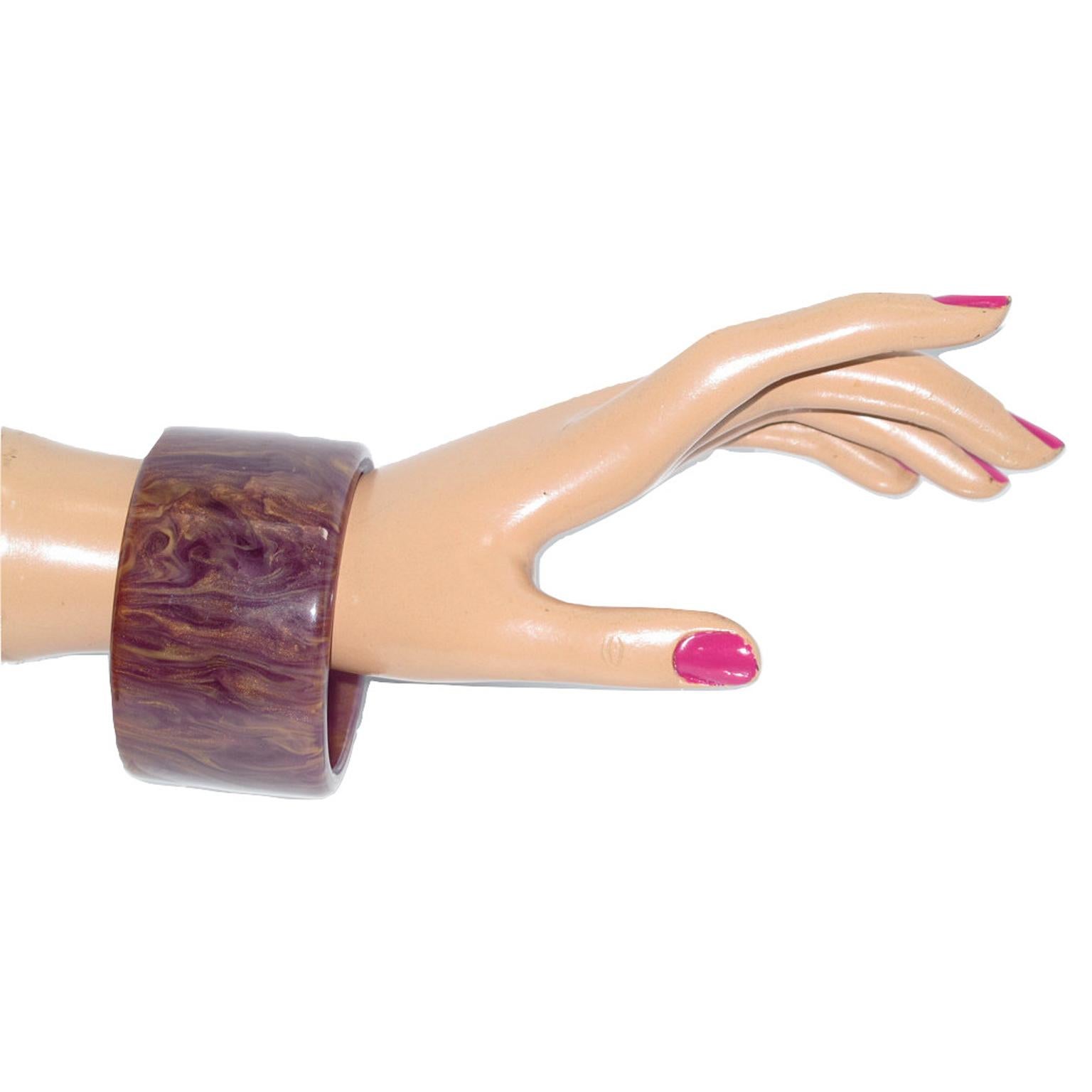 Oversized Bakelite Bracelet Bangle Purple Stardust Marble In Excellent Condition In Atlanta, GA