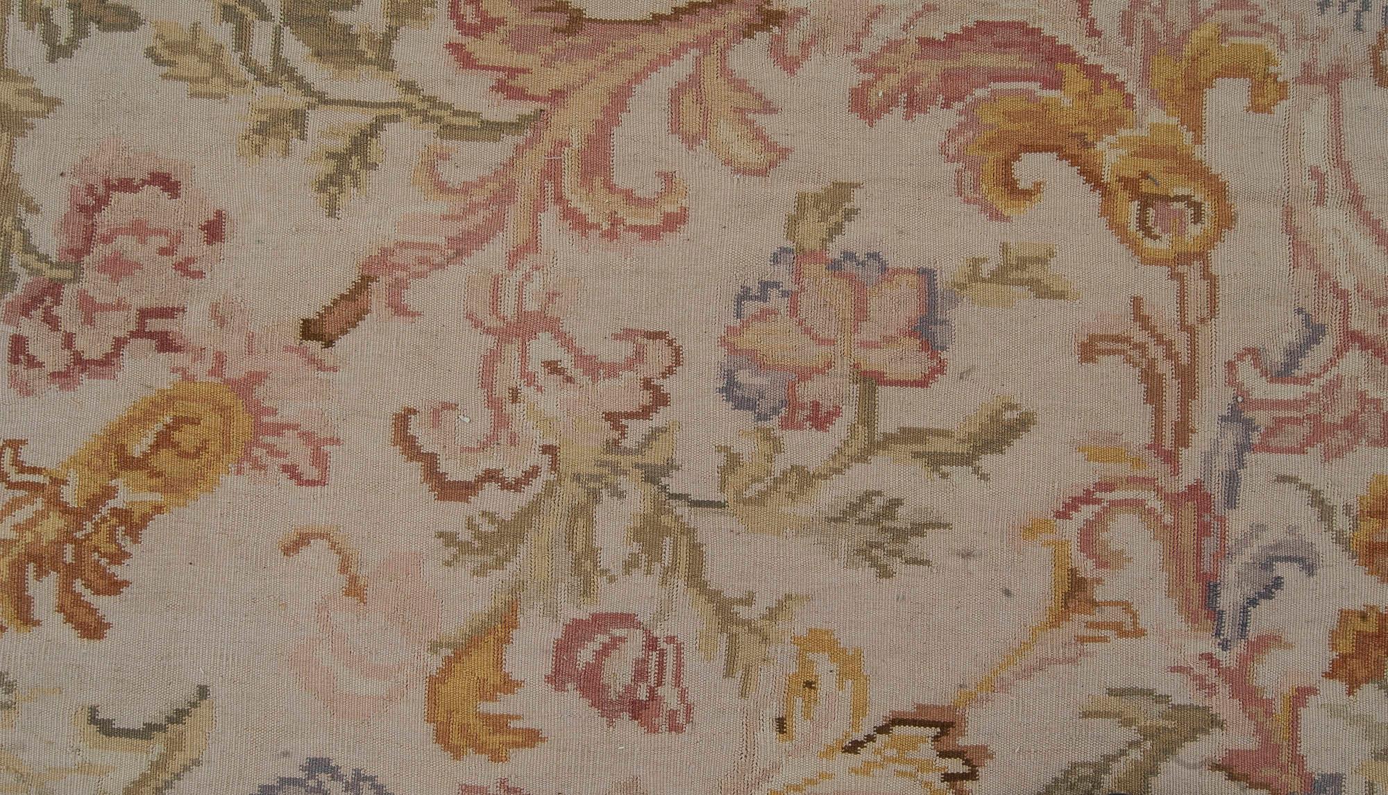 Oversized Bassarabian floral design rug by Doris Leslie Blau.
Size: 14'2