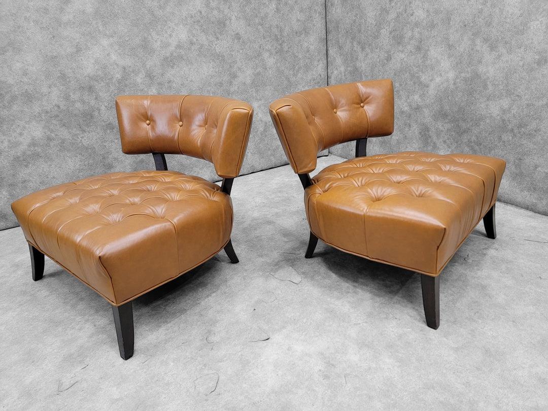 XX secolo Sedie a pantofola sovradimensionate in stile Billy Haines appena rivestite in pelle cognac in vendita