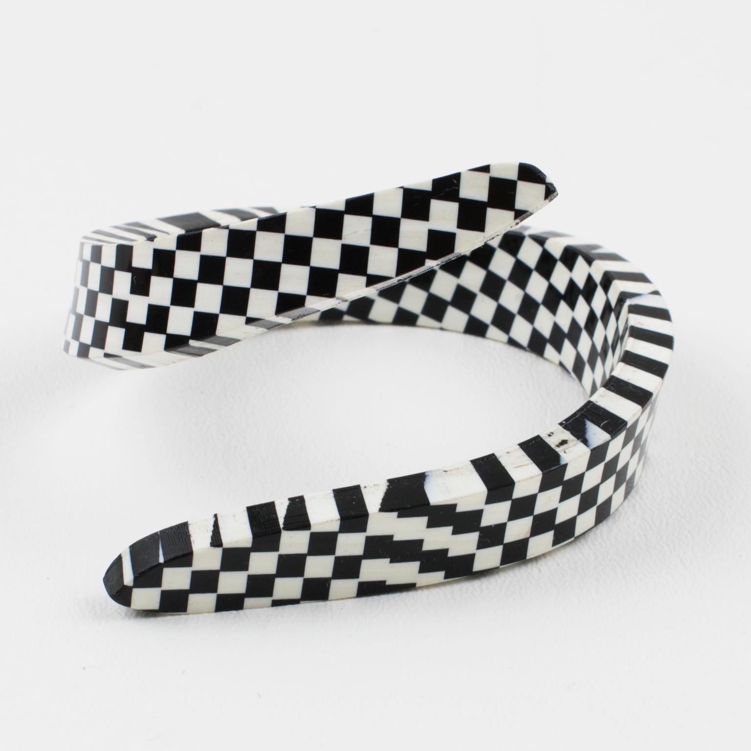 Oversized Black and White Checkerboard Lucite Coiled Bracelet In Excellent Condition In Atlanta, GA