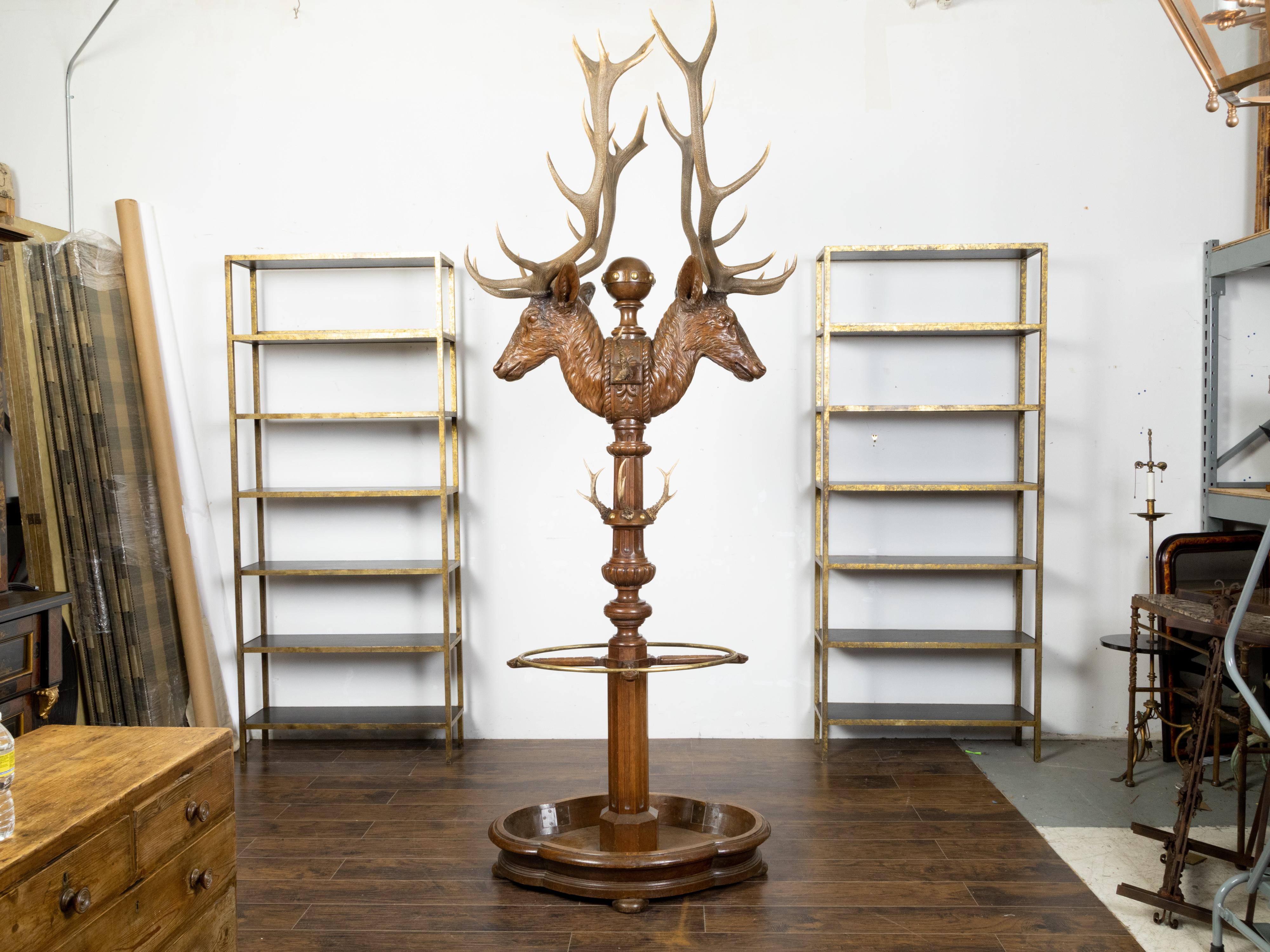 Oversized Black Forest 19th Century Carved Oak Stag Rack with Antlers For Sale 2