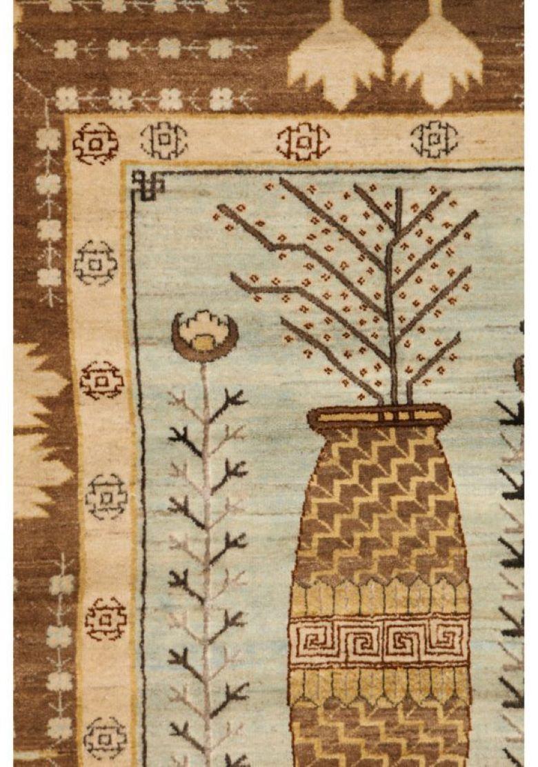 Lana Tappeto persiano in lana e seta blu e oro oversize con design Khotan, 11' x 15' in vendita