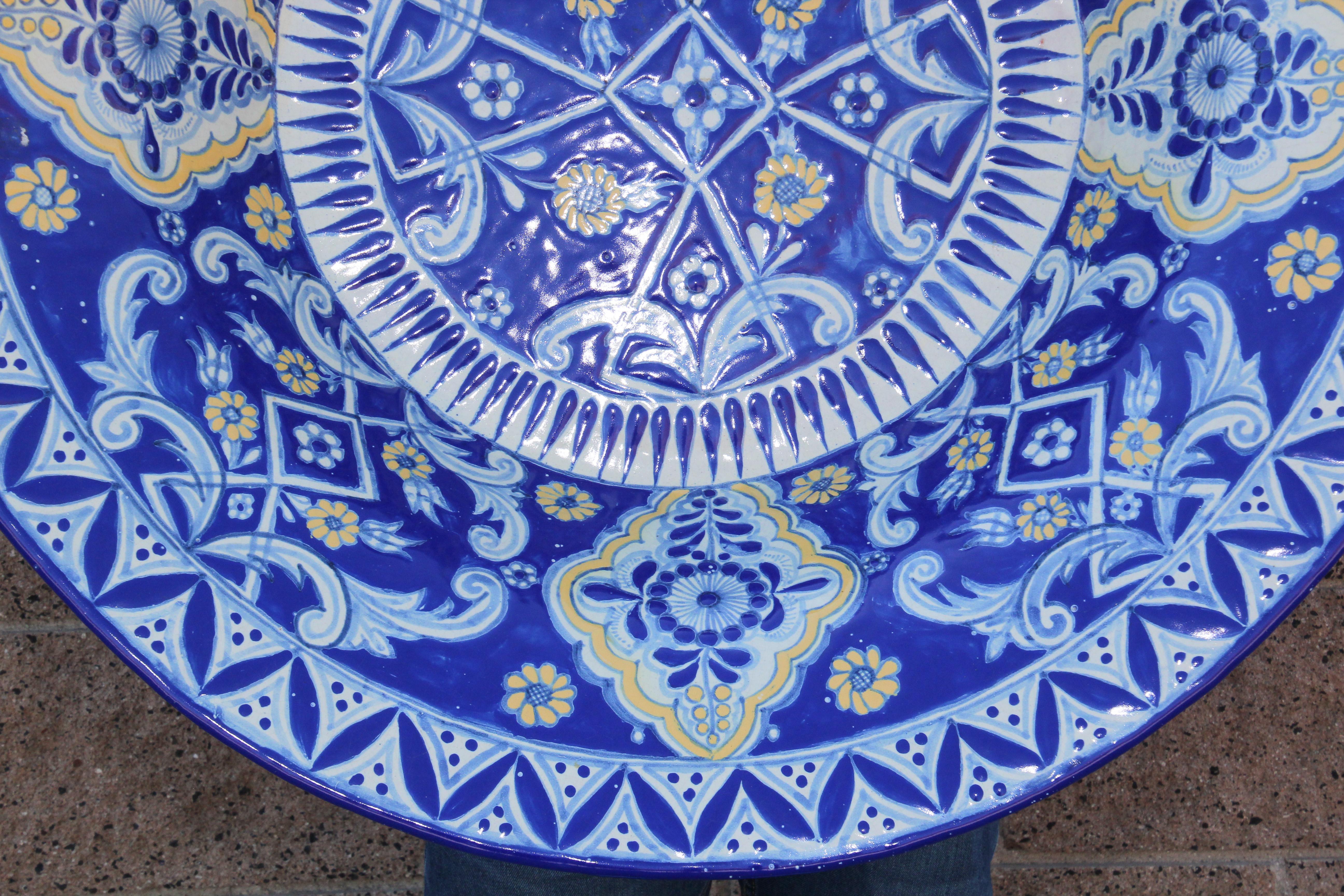 Oversized Blue and White Mexican Talavera Glazed Ceramic Bowl For Sale 6