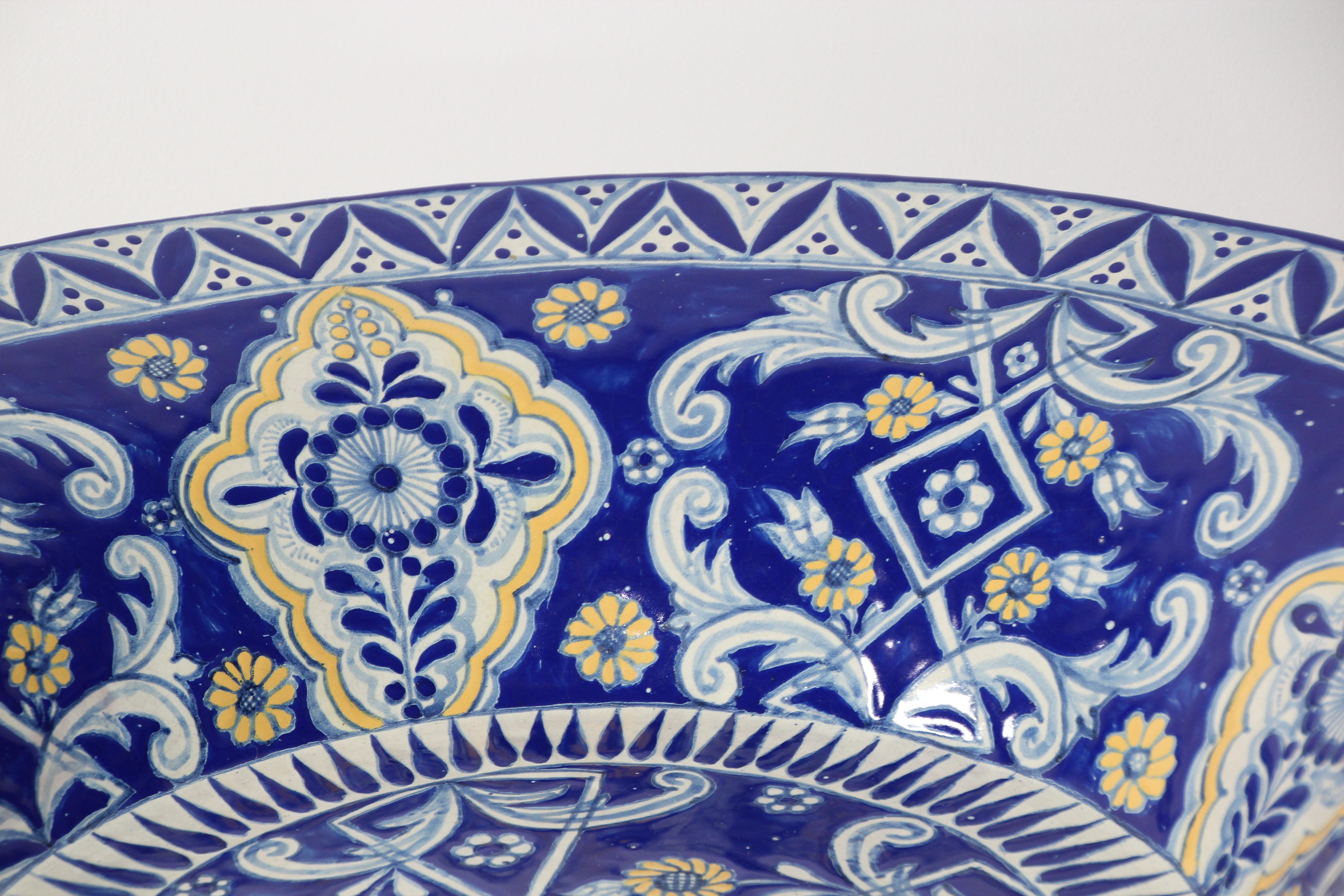Oversized Blue and White Mexican Talavera Glazed Ceramic Bowl In Good Condition In North Hollywood, CA