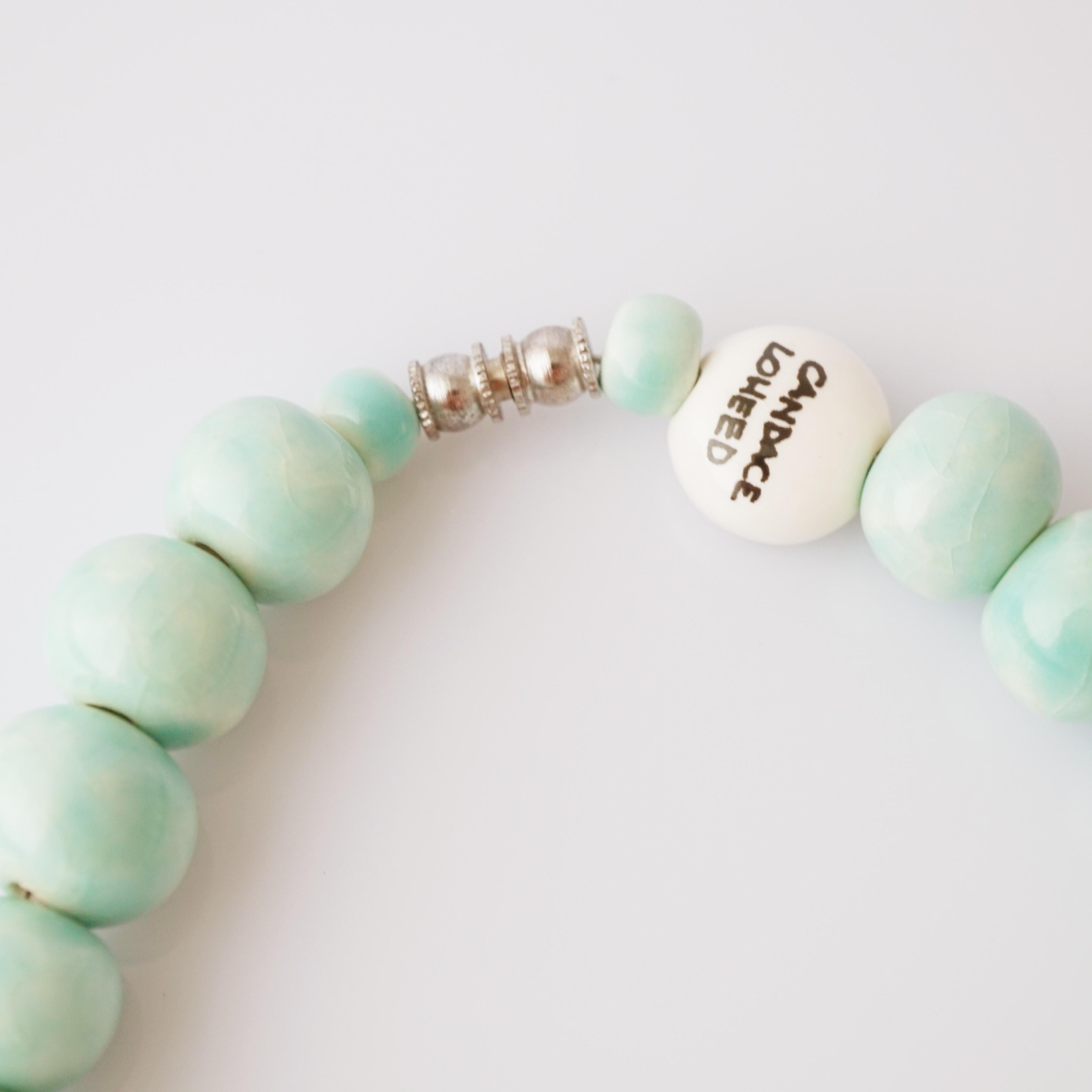 De las mujeres Collar sobredimensionado de cerámica con lirio de cala de Ruby Z, años 80 en venta