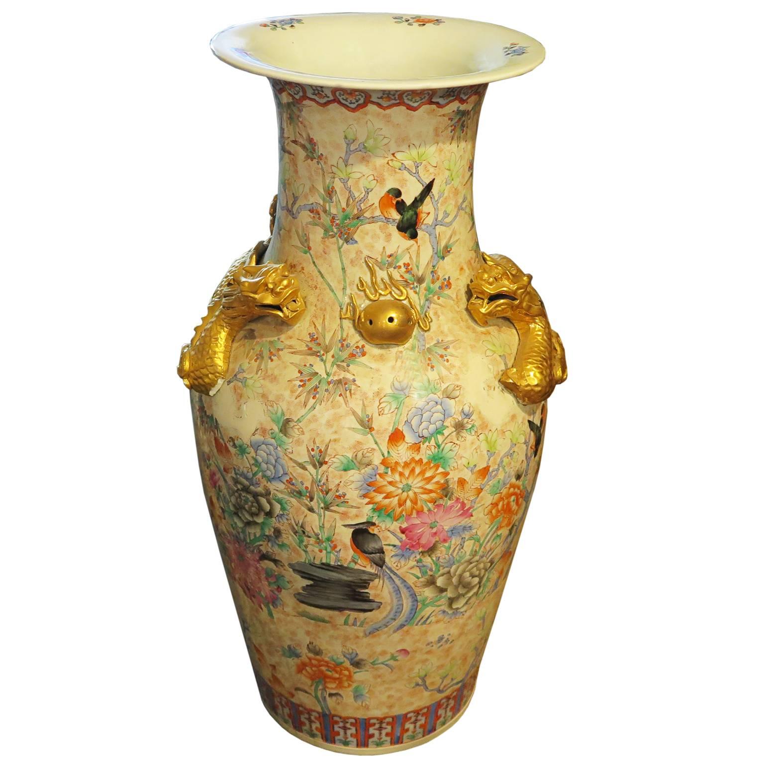 Cantonesische Porzellan-Urnenvase in Übergröße, China, spätes 19. Jahrhundert