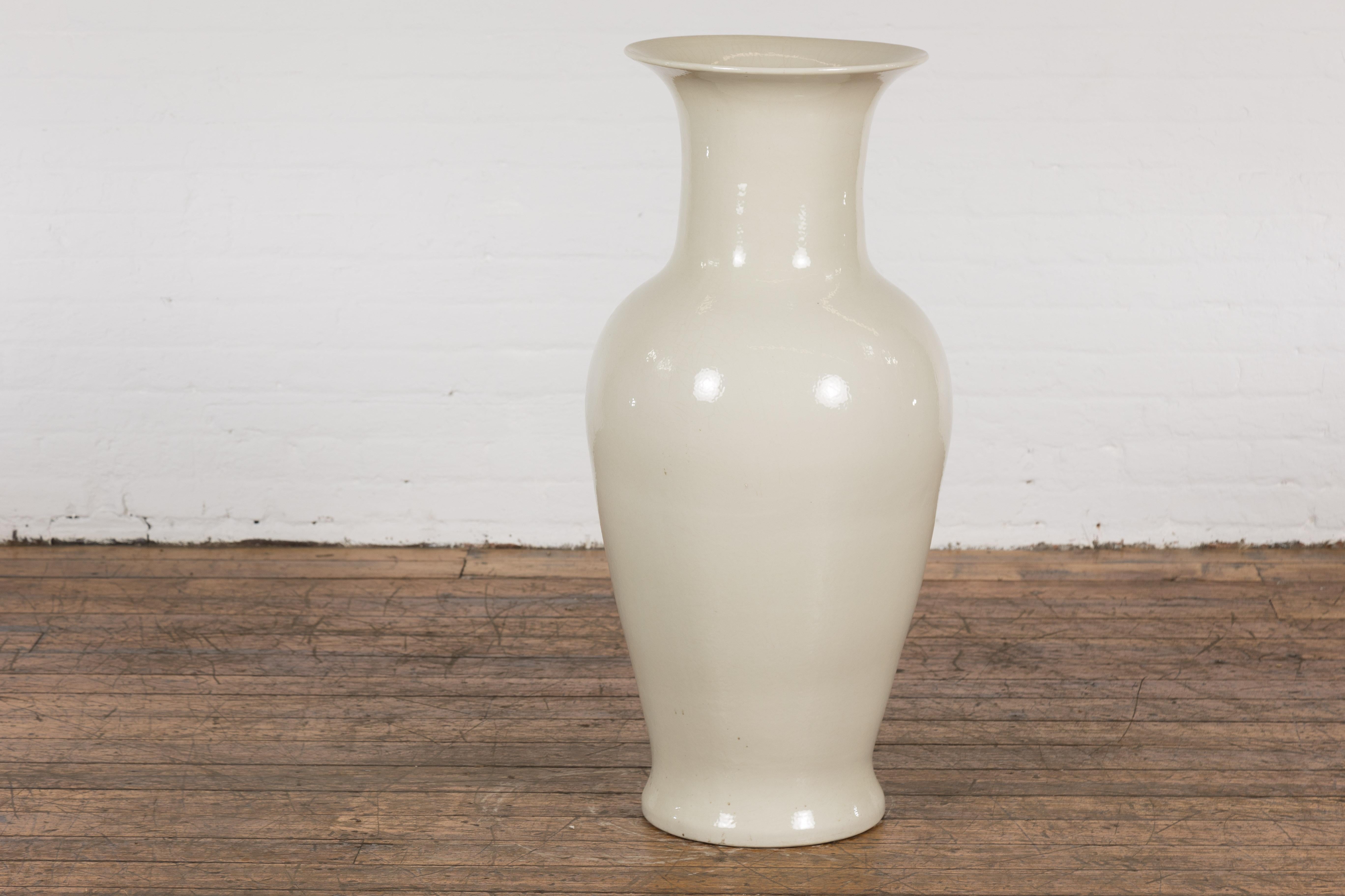 Oversized Chinese Vintage Altar Vase with Blanc de Chine Finish and Flaring Neck For Sale 5