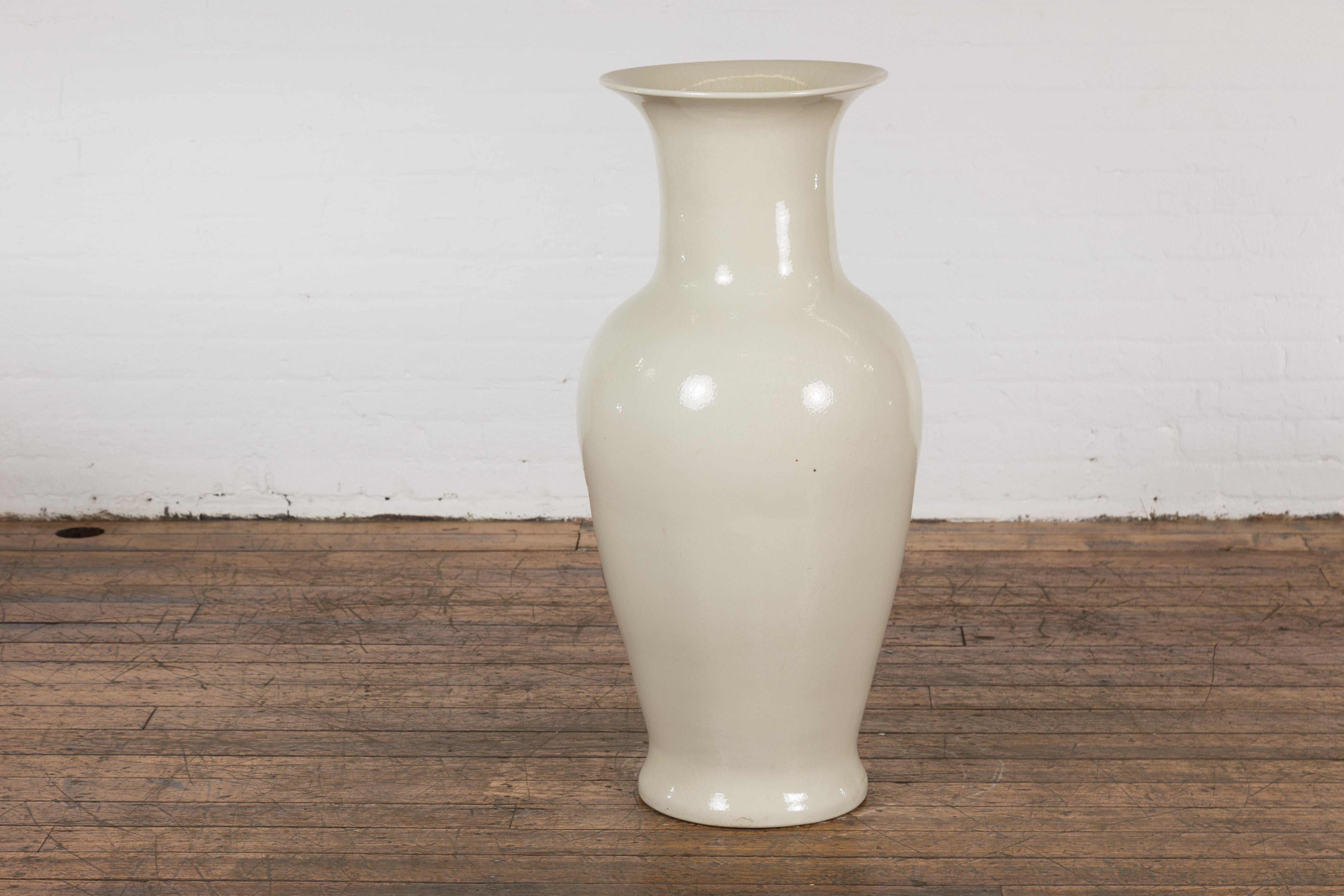 Oversized Chinese Vintage Altar Vase with Blanc de Chine Finish and Flaring Neck For Sale 7