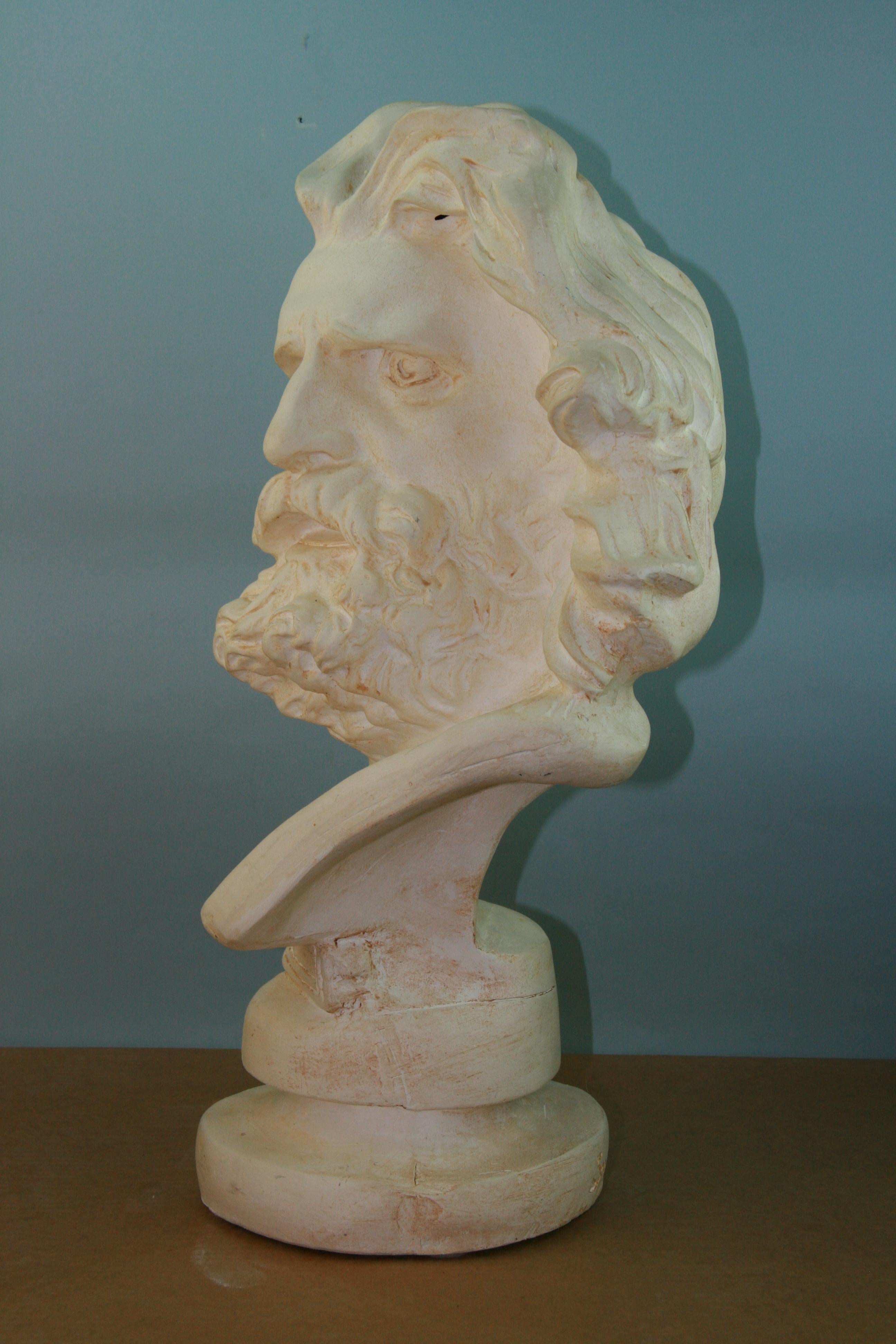 Escultura Biblioteca Figura Masculina Clásica Sobredimensionada en venta 3