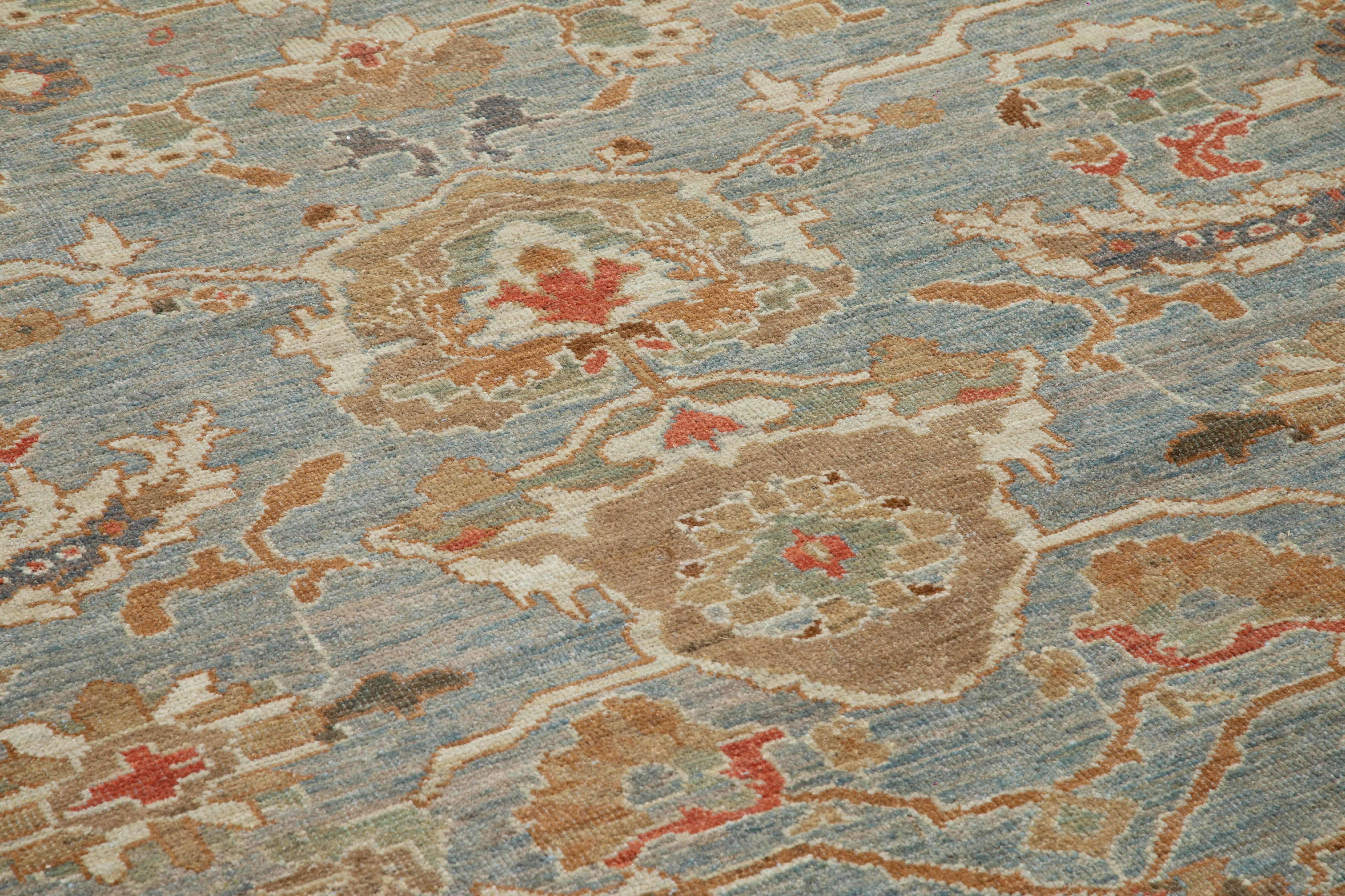 Islamico Tappeto oversize in stile Sultanabad Rugs con campo floreale blu e grigio in vendita