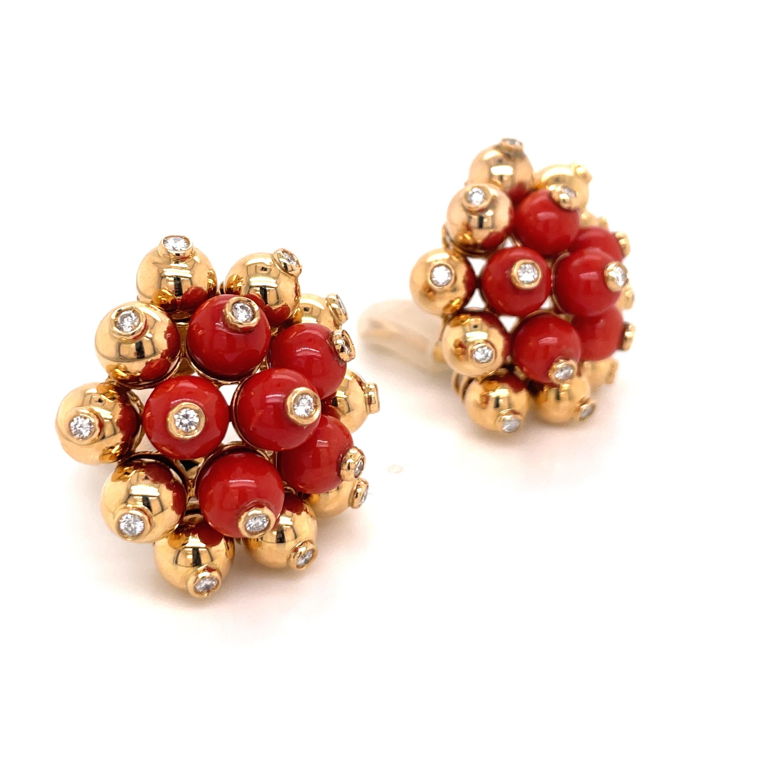 Übergroße Koralle Diamant Gold Perlen-Ohrringe 18 Karat Gelbgold 53.1 Gramm im Zustand „Hervorragend“ im Angebot in New York, NY