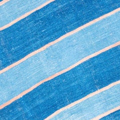 Dhurrie oversize in blu denim con strisce rosa tenue c.1890