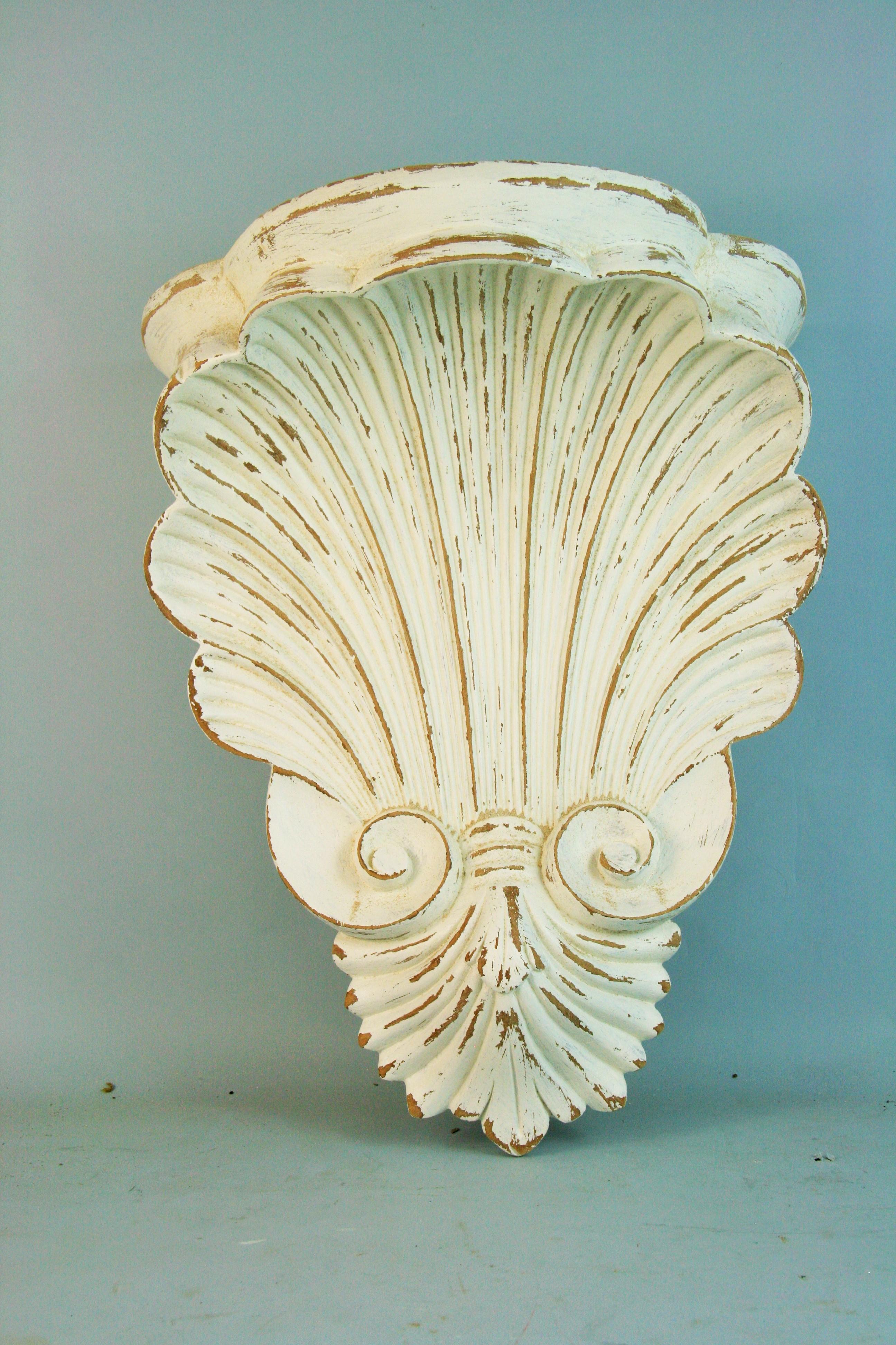Oversized English Hand Carved Shell Wall Bracket/Shelf, Circa 1930 In Good Condition In Douglas Manor, NY