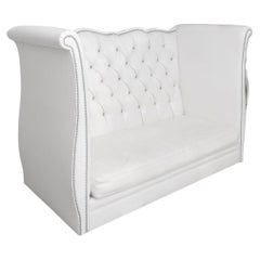 Siège d'amour surdimensionné en fausse peau de serpent, avec revêtement en pierres précieuses