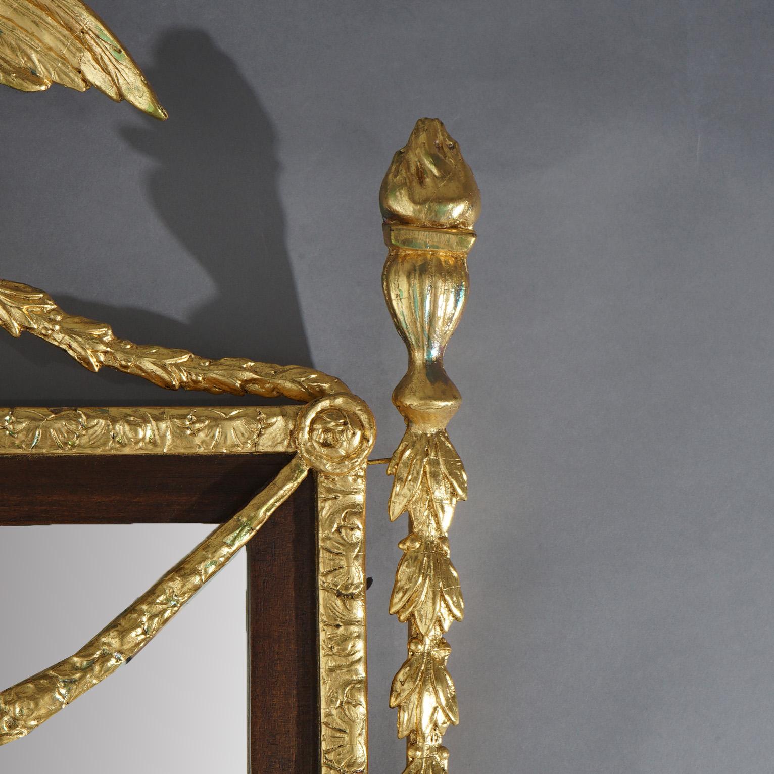 20ième siècle Miroir mural fédéral surdimensionné en bois doré et acajou avec aigle et campanules 20e siècle en vente