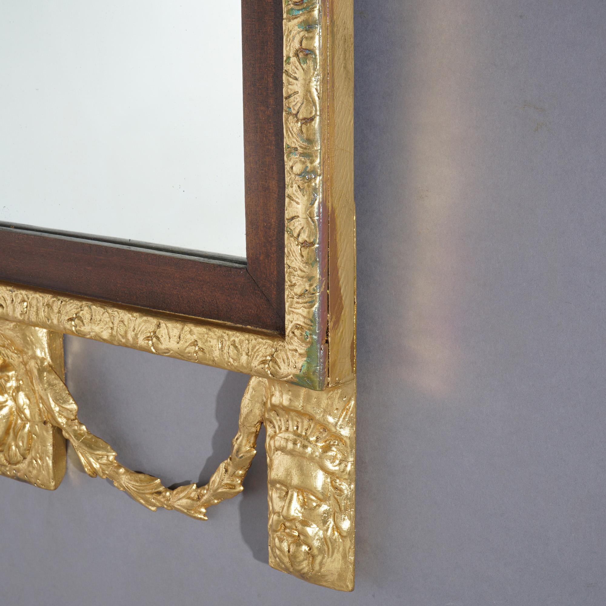 Miroir mural fédéral surdimensionné en bois doré et acajou avec aigle et campanules 20e siècle en vente 4