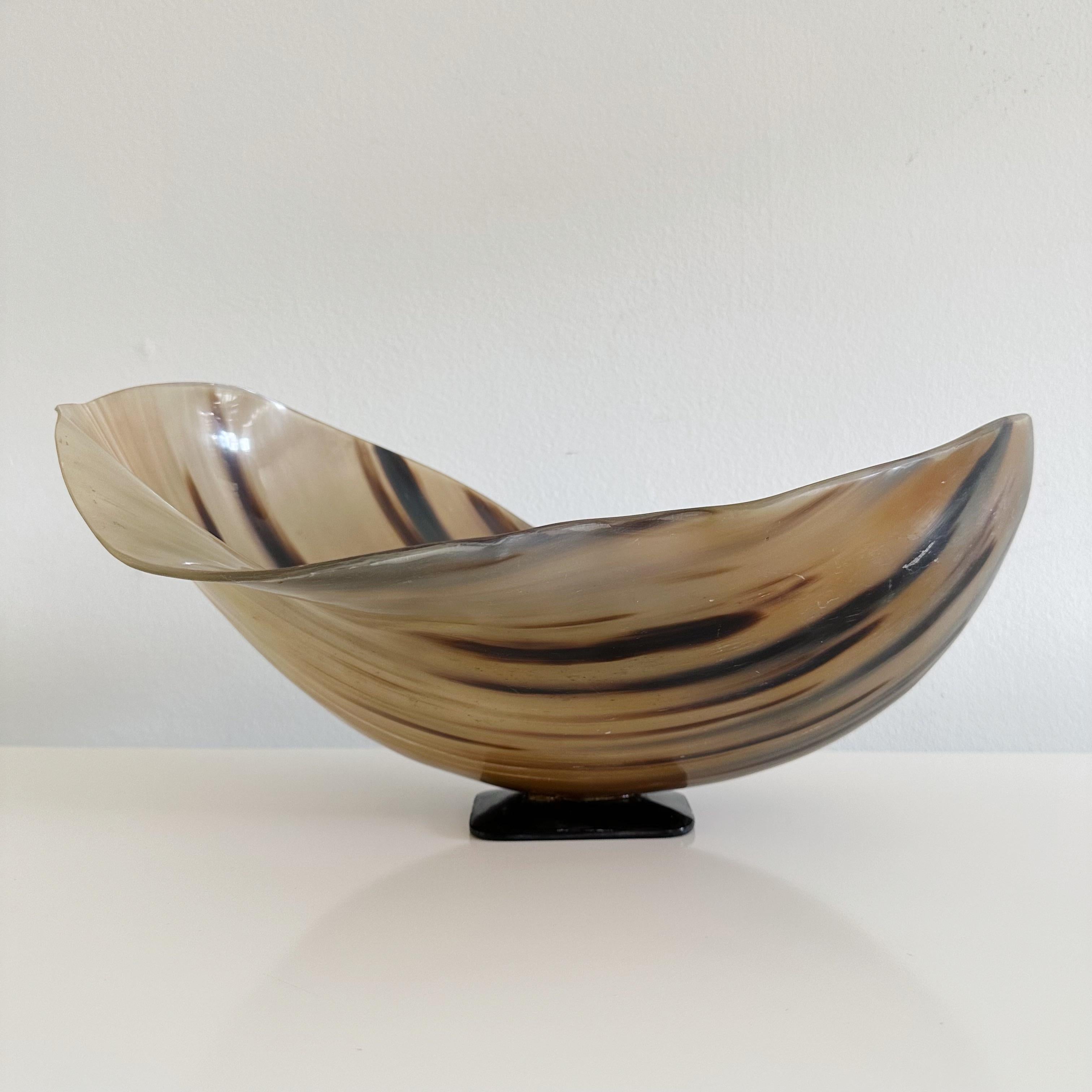Handcrafted Horn Centerpiece Bowl, a Remarkable Oversized Decor Piece from the 1980s