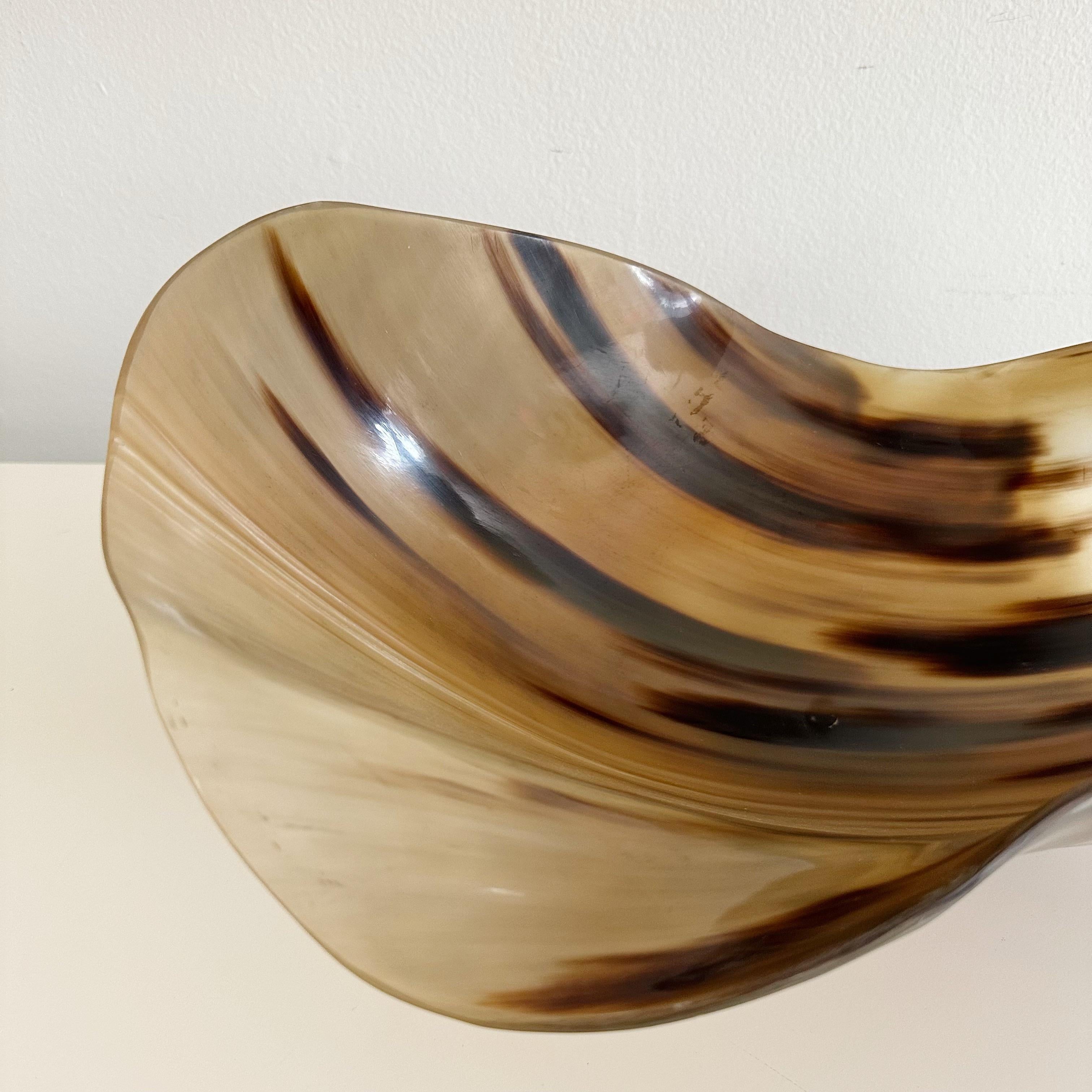Oversized Freeform Vintage Horn Bowl In Good Condition For Sale In West Palm Beach, FL