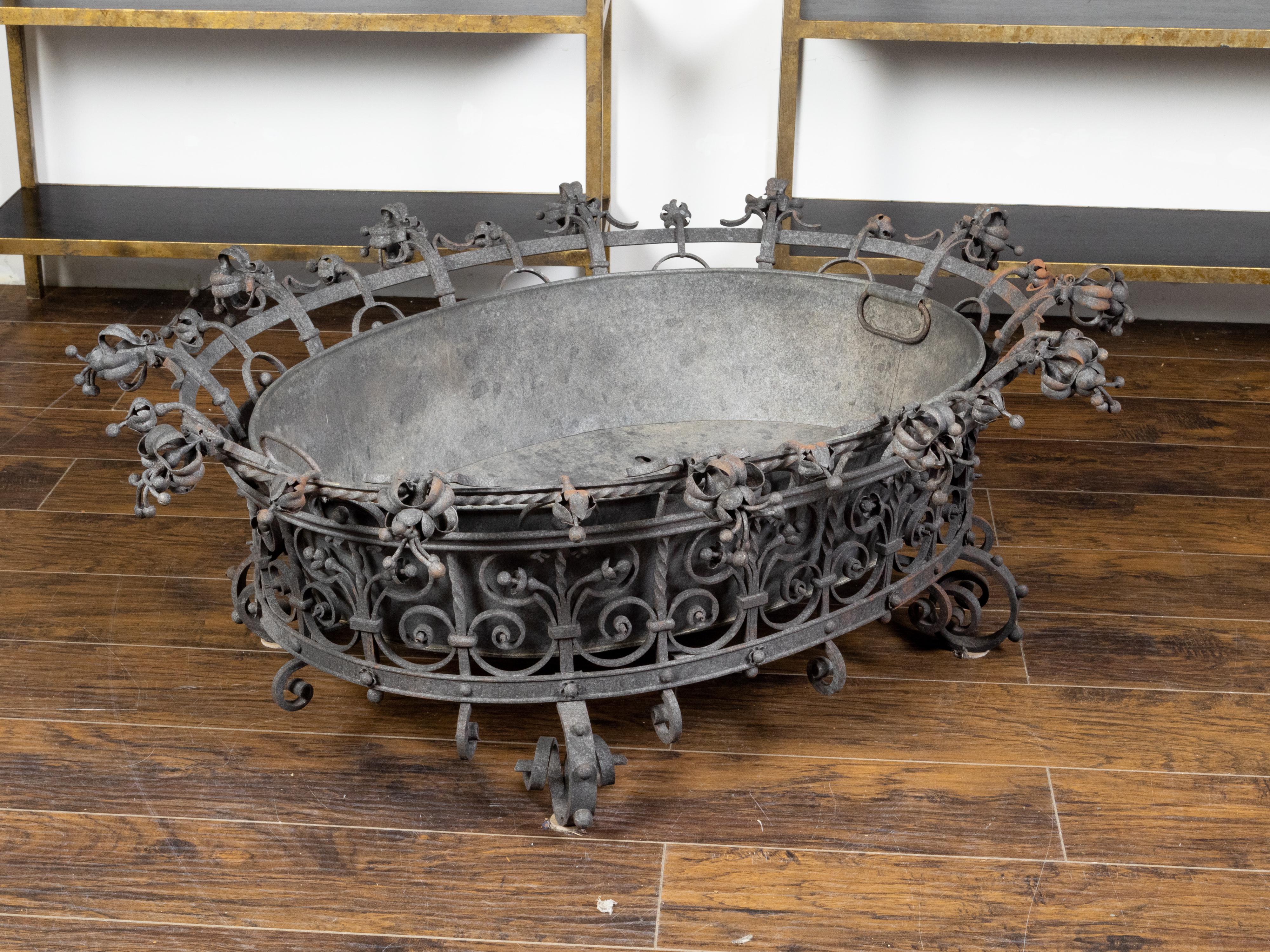 Oversized French 1900s Iron Planter with Scrollwork Motifs and Liner For Sale 3