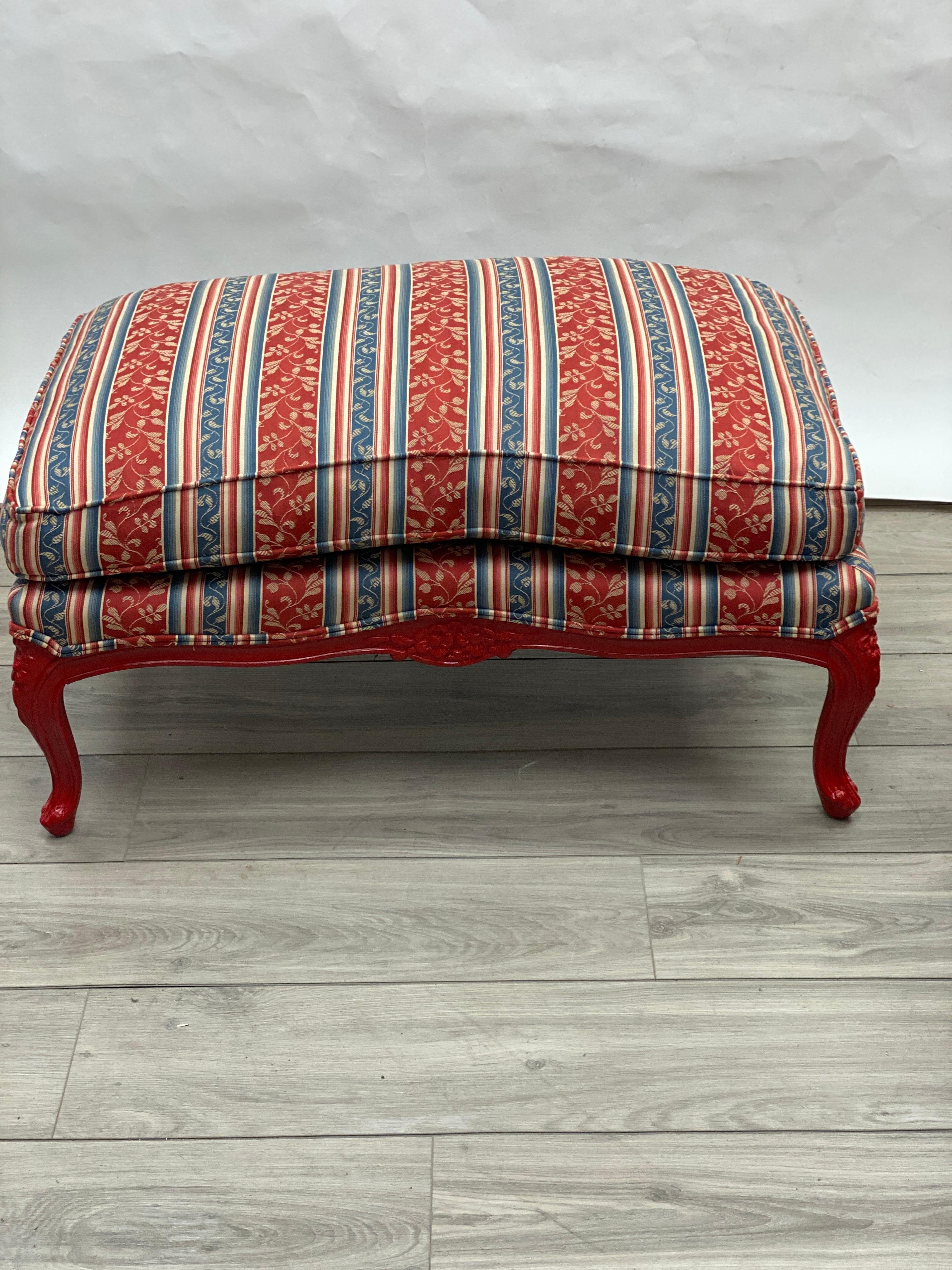 Französischer Bergere-Stuhl im Louis-XV-Stil in Übergröße mit Ottomane im Angebot 5