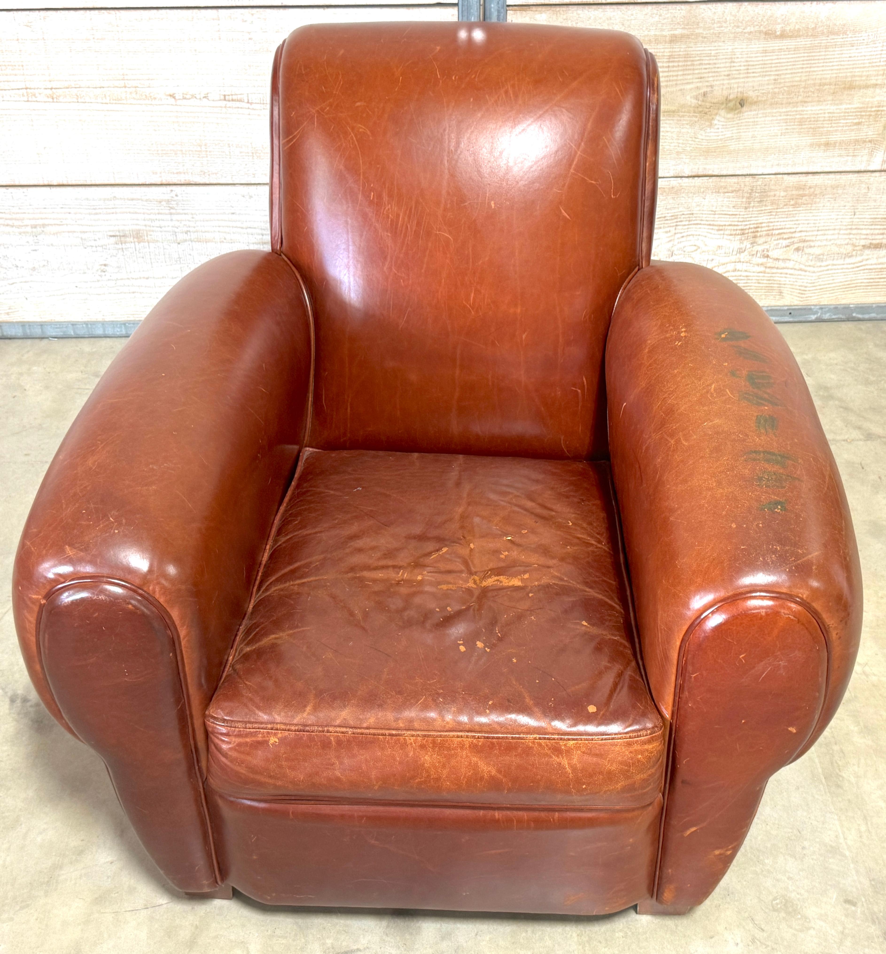 Moderne Fauteuil club surdimensionné en cuir moderne français, France, circa 1960 en vente