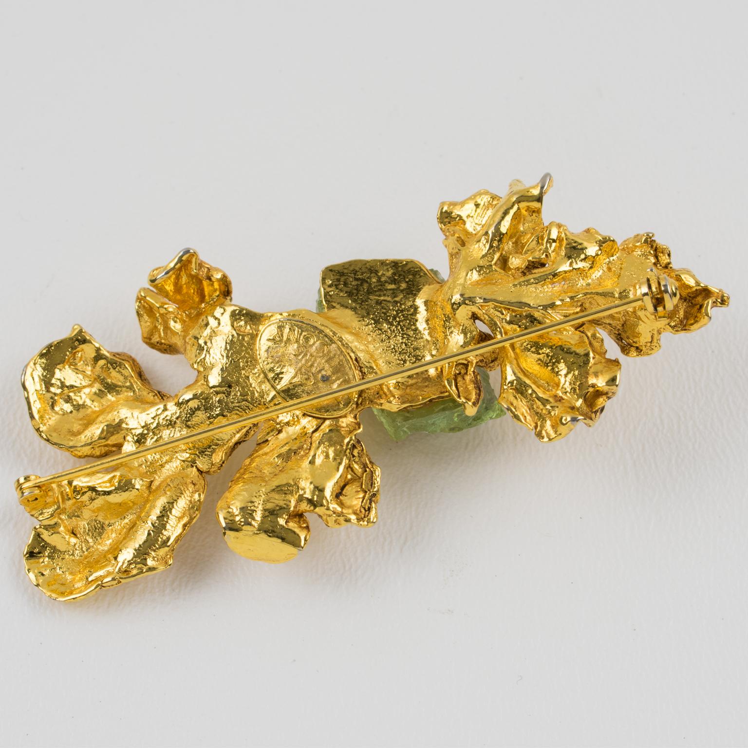Broche surdimensionnée en métal doré et résine verte Antigona Paris 1