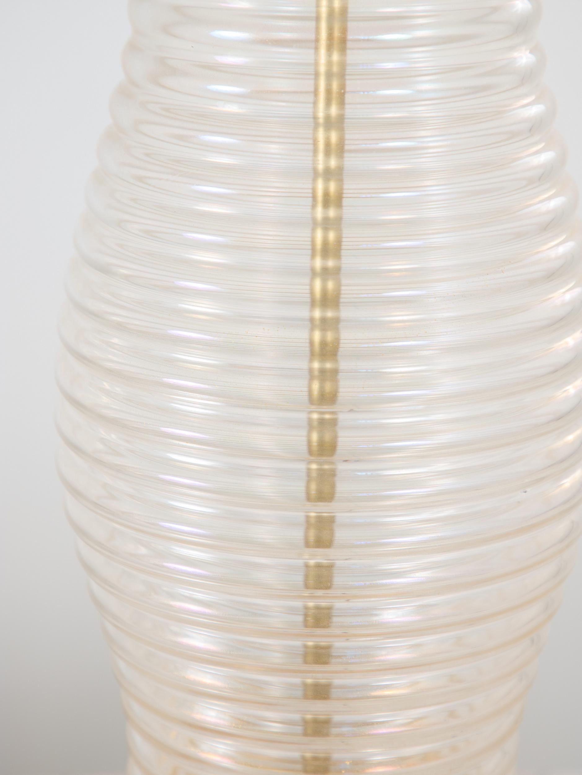 Lampe de table surdimensionnée en verre et laiton en vente 5