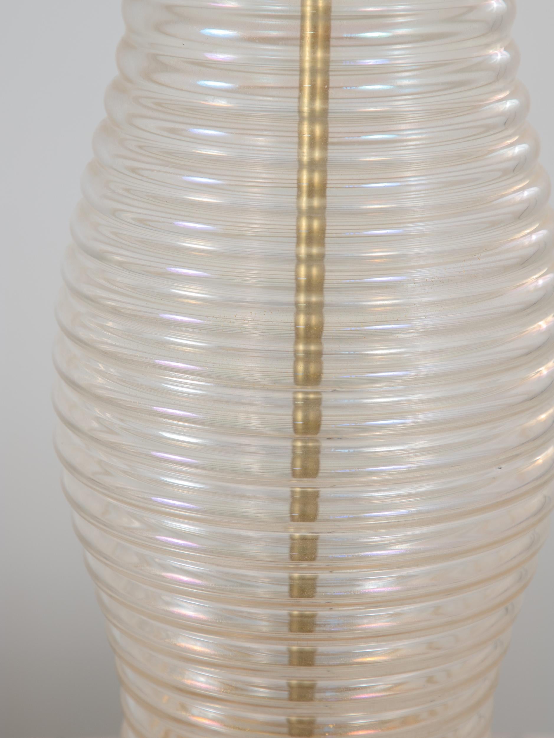 Lampe de table surdimensionnée en verre et laiton en vente 1
