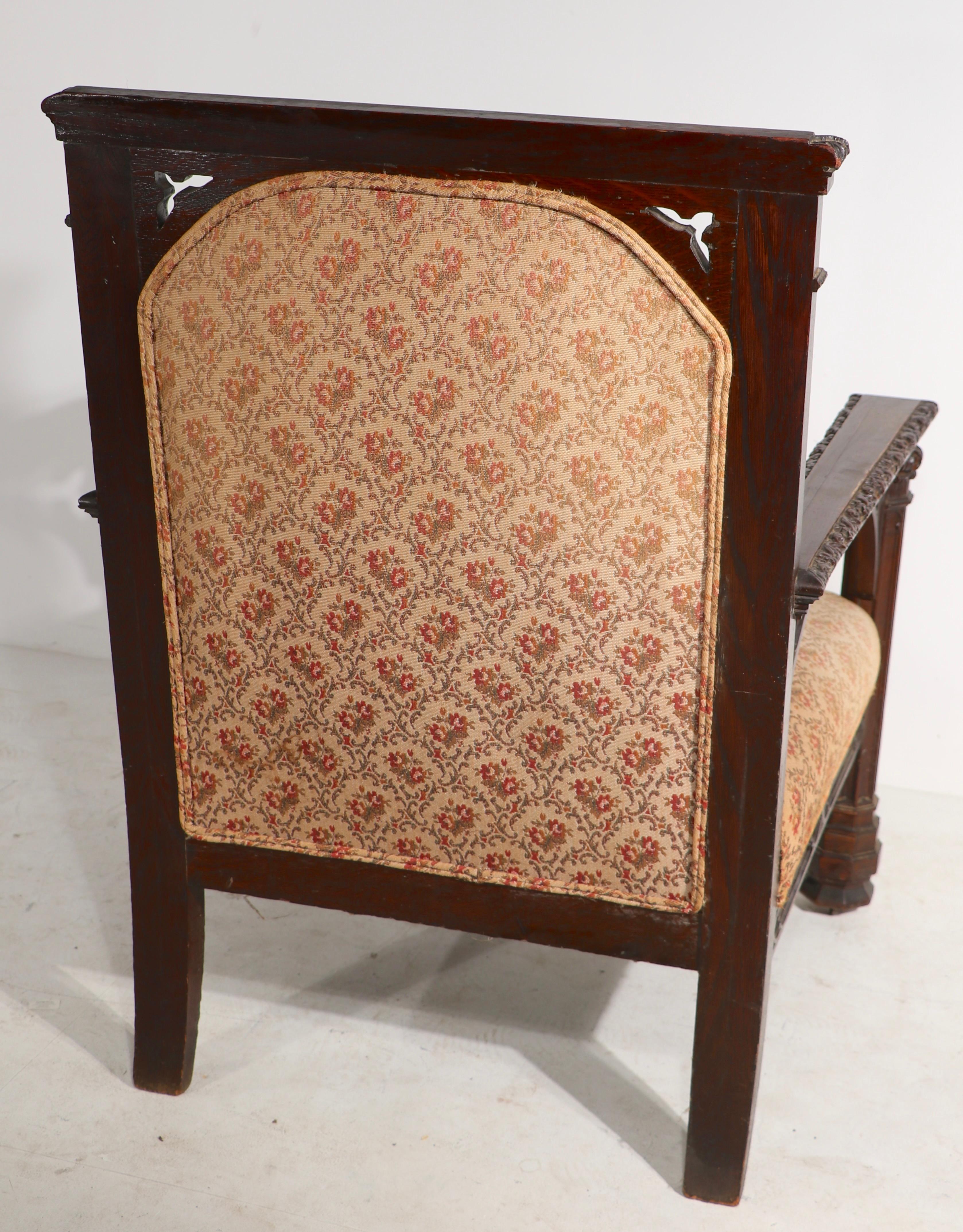Fauteuil trône surdimensionné de style Revive gothique en vente 6