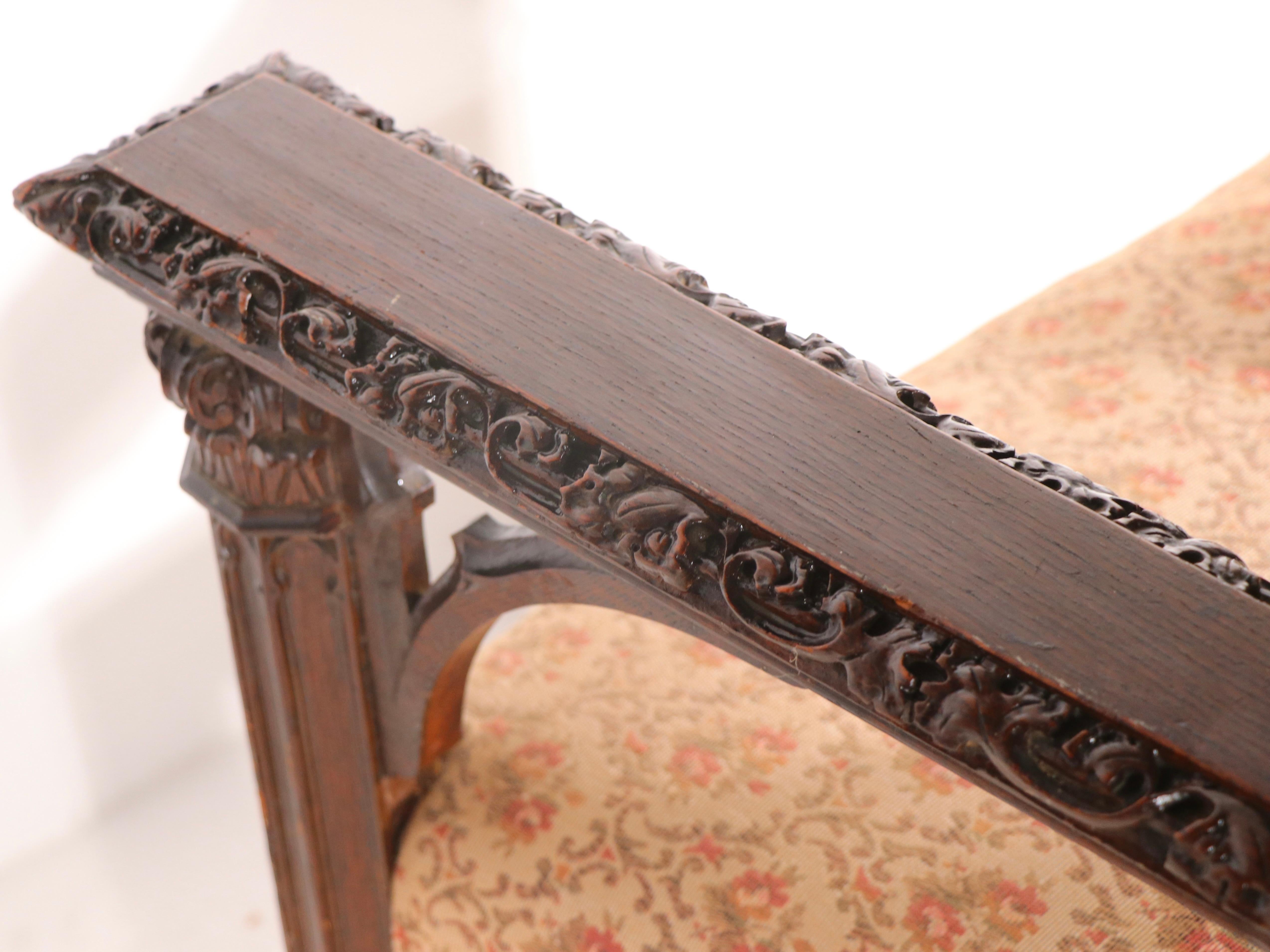 Fauteuil trône surdimensionné de style Revive gothique en vente 8