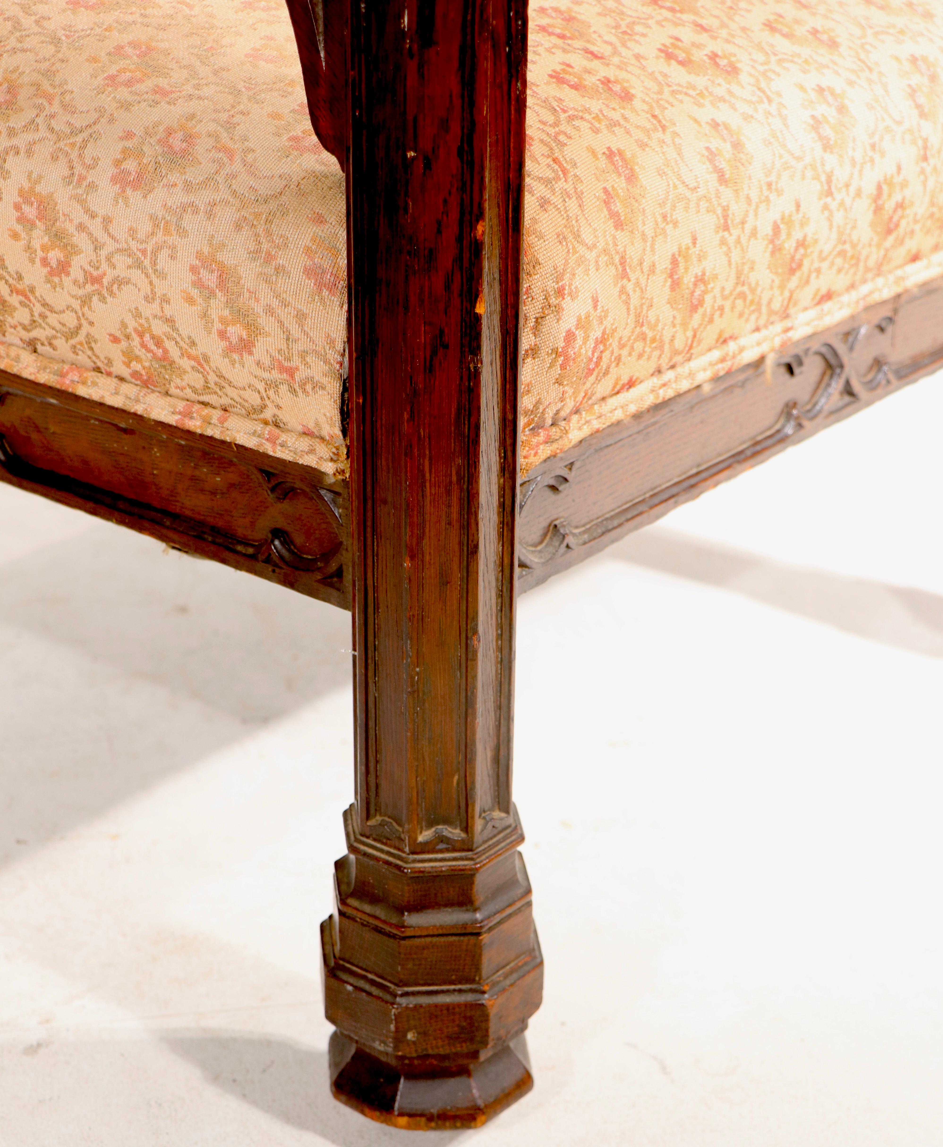 Britannique Fauteuil trône surdimensionné de style Revive gothique en vente