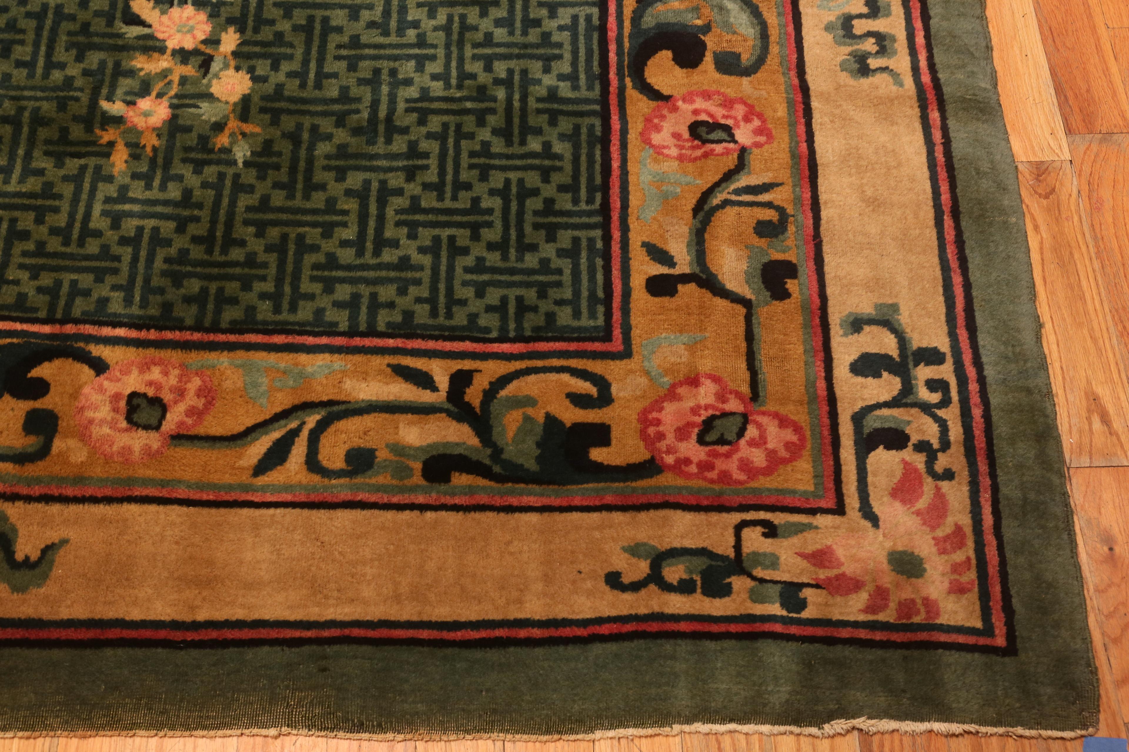 20th Century Antique Chinese Rug. 14 ft x 21 ft 6 in  For Sale