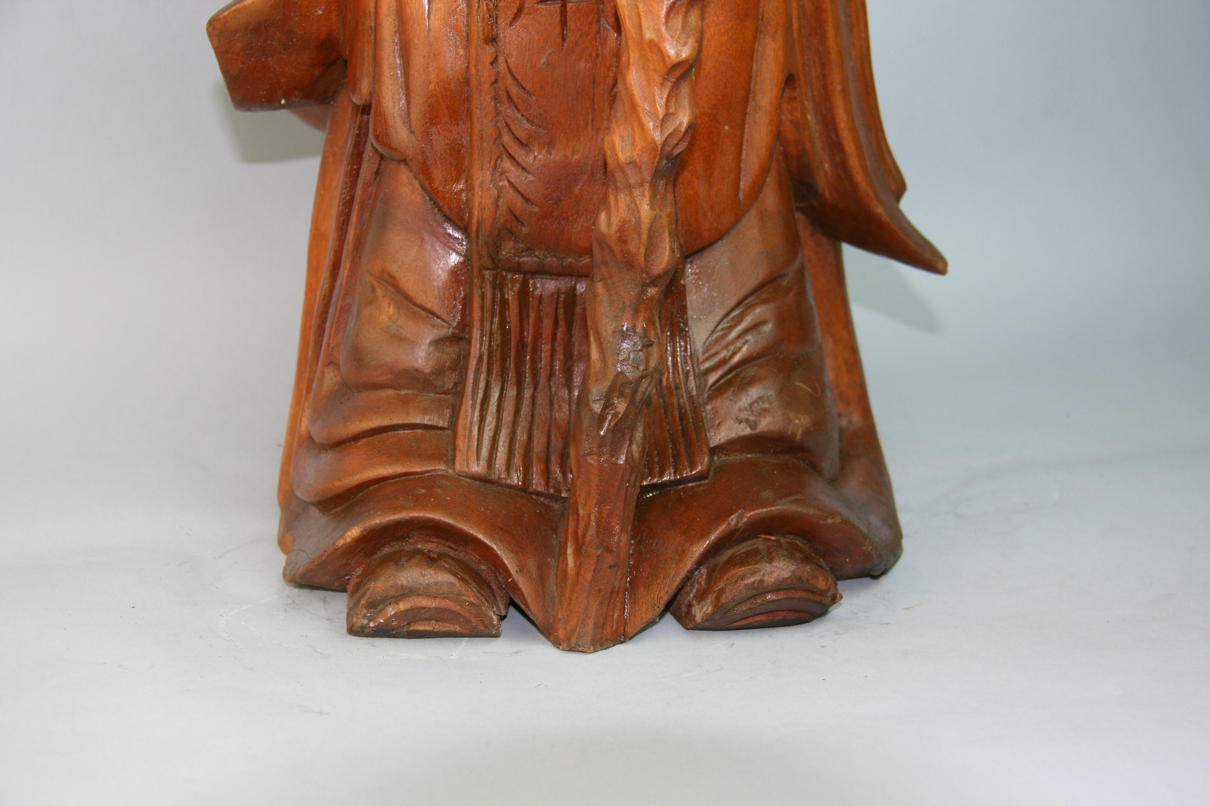 Japanese Oversized Wise Buddha Hand Carved Boxwood Sculpture Early 20th Century For Sale 11