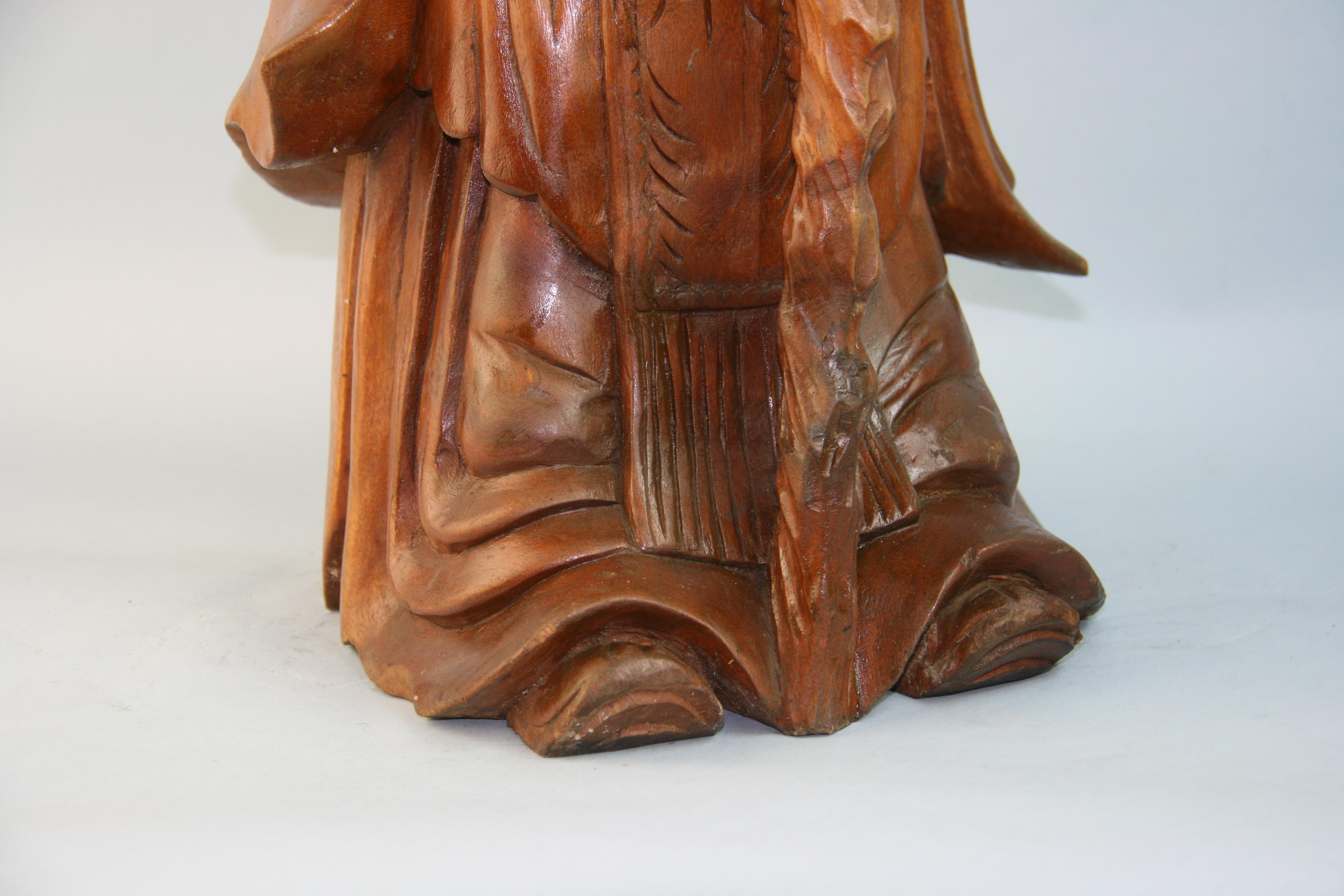 Japanese Oversized Wise Buddha Hand Carved Boxwood Sculpture Early 20th Century For Sale 3