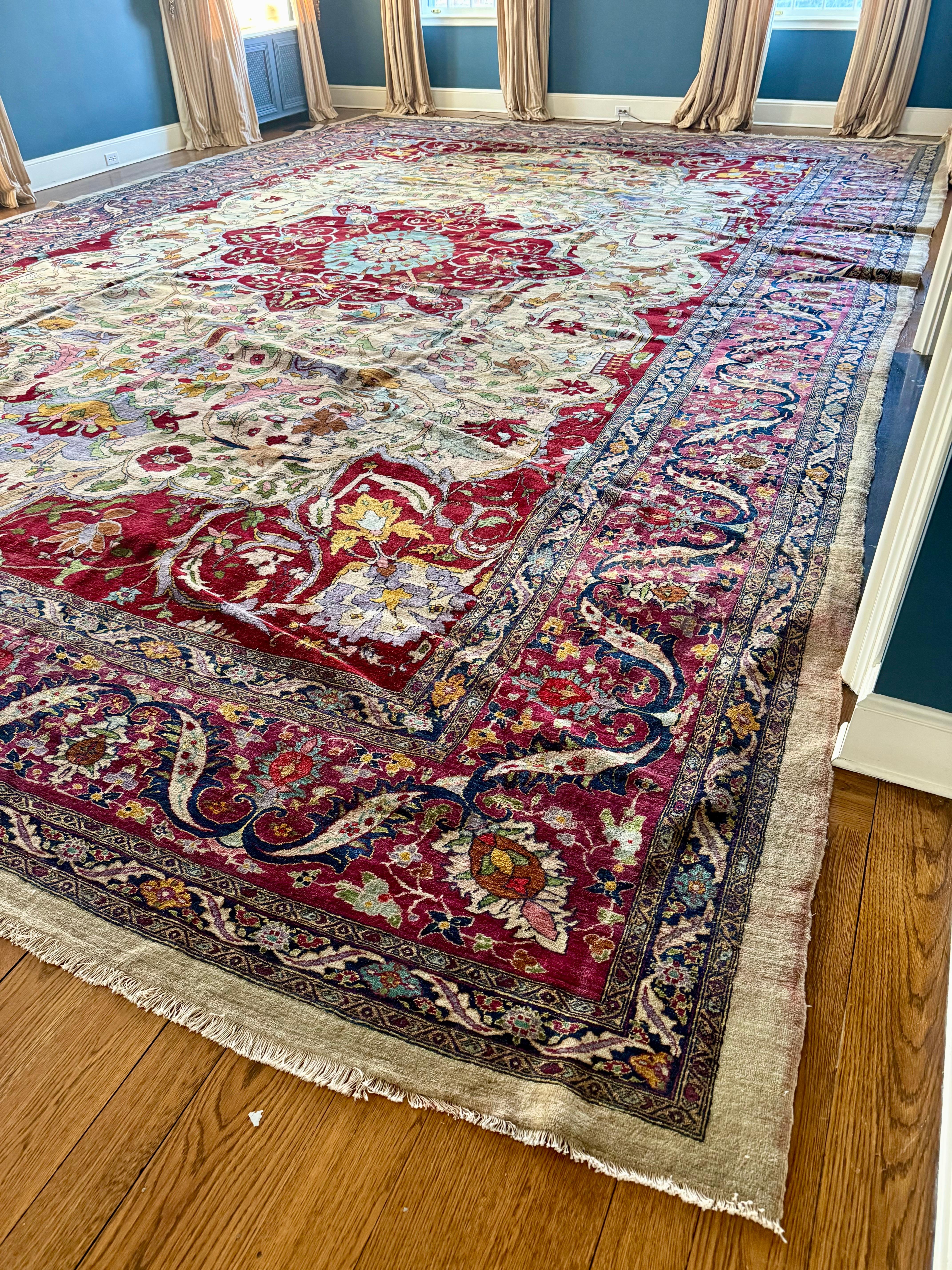 Übergroße handgeknüpfte Agra Elfenbein Lavendel rot Medaillon Teppich 23,9FT durch 16,7FT (20. Jahrhundert) im Angebot