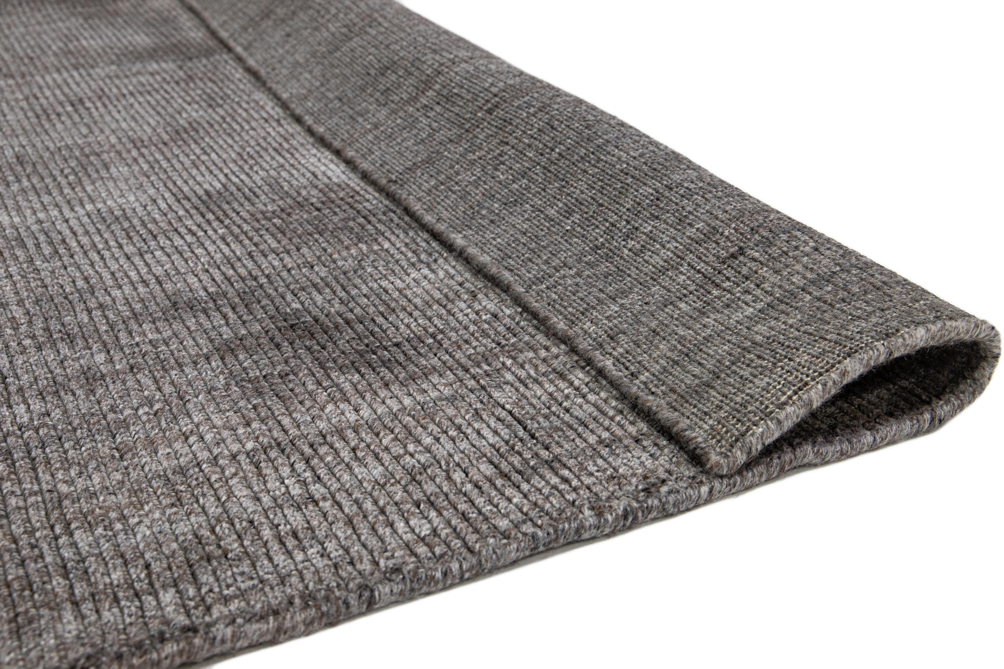 Oversized Handmade Gray Modern Indian Loop/Cut Wool Rug With Solid Design  In New Condition For Sale In Norwalk, CT