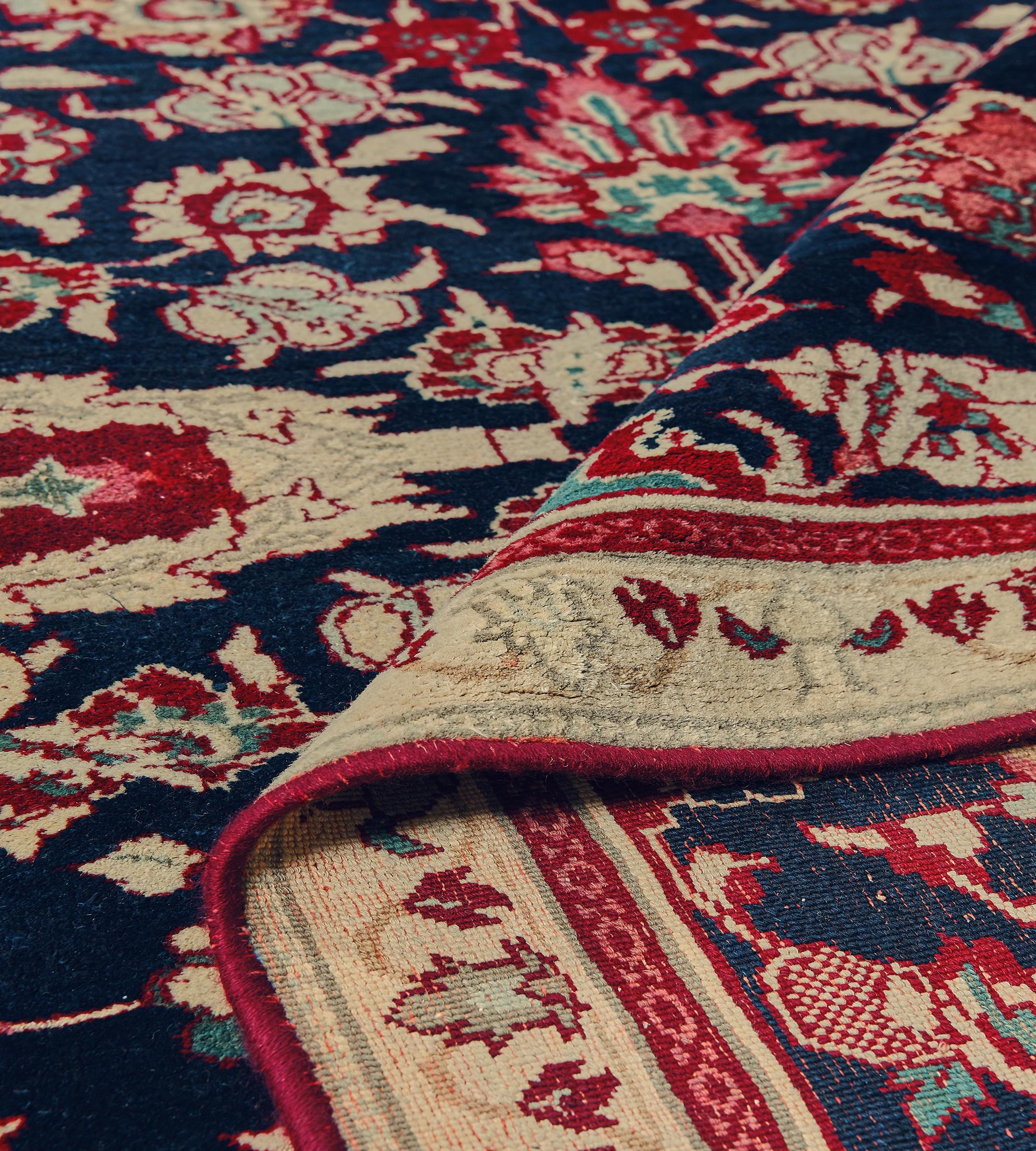 Tapis de couloir Agra indien ancien à fleurs indigo-bleu tissé à la main en vente 1