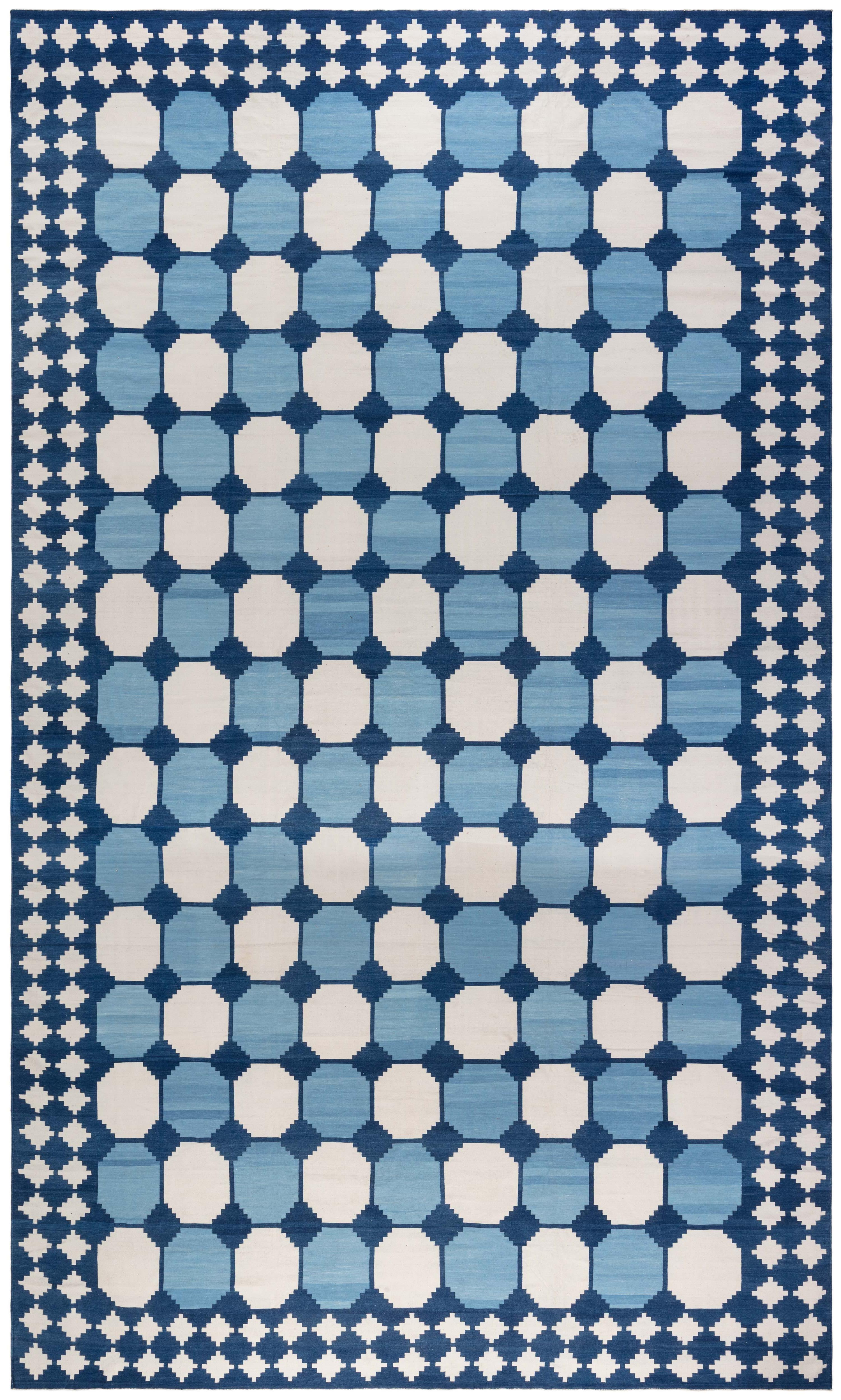 Überdimensionaler indischer Dhurrie-Baumwollteppich von Doris Leslie Blau