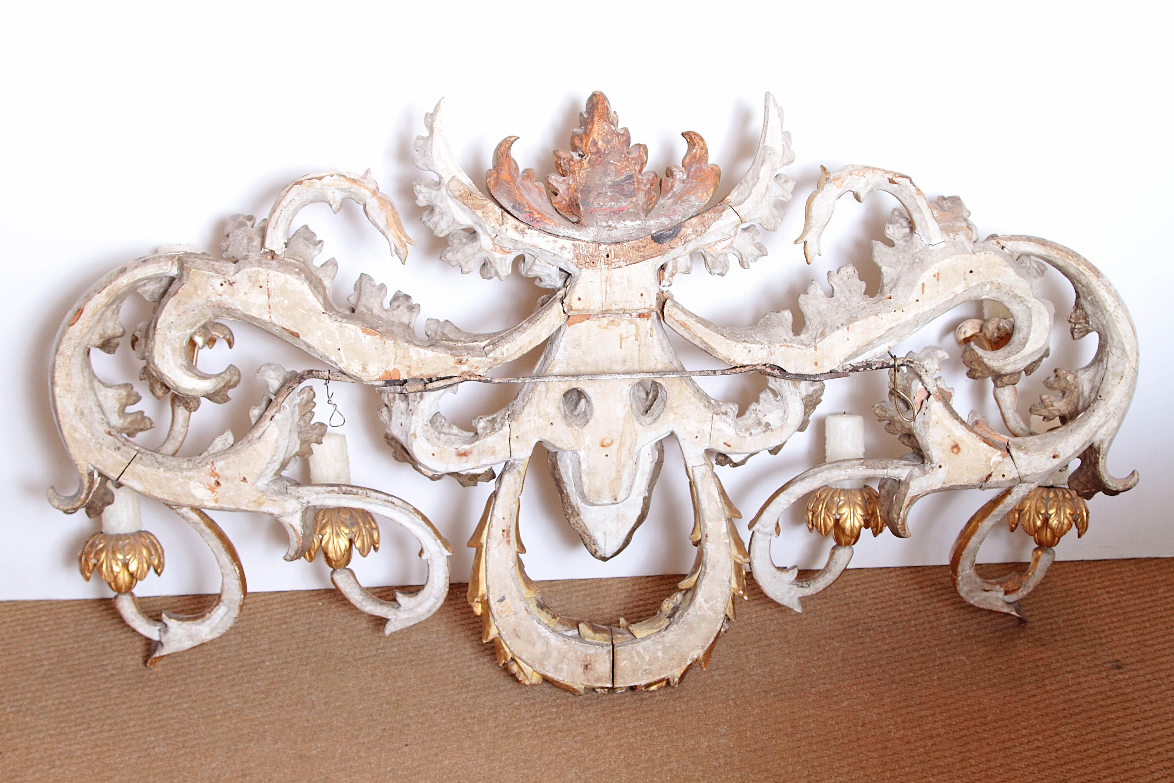 Oversized Italian Baroque Style Seven-Arm Gilt and Silvered Wood Wall Sconce 5