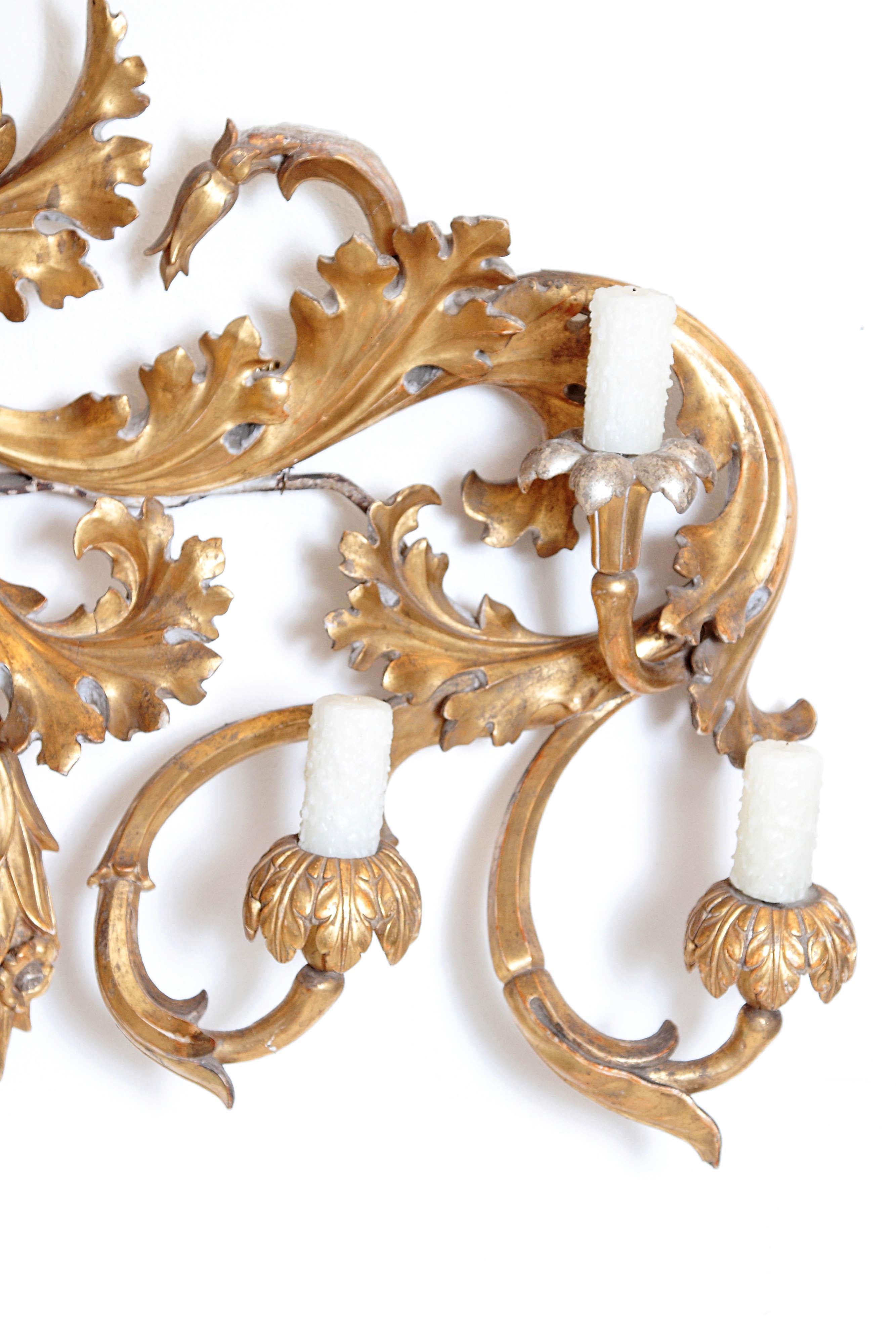 Oversized Italian Baroque Style Seven-Arm Gilt and Silvered Wood Wall Sconce In Good Condition In Dallas, TX