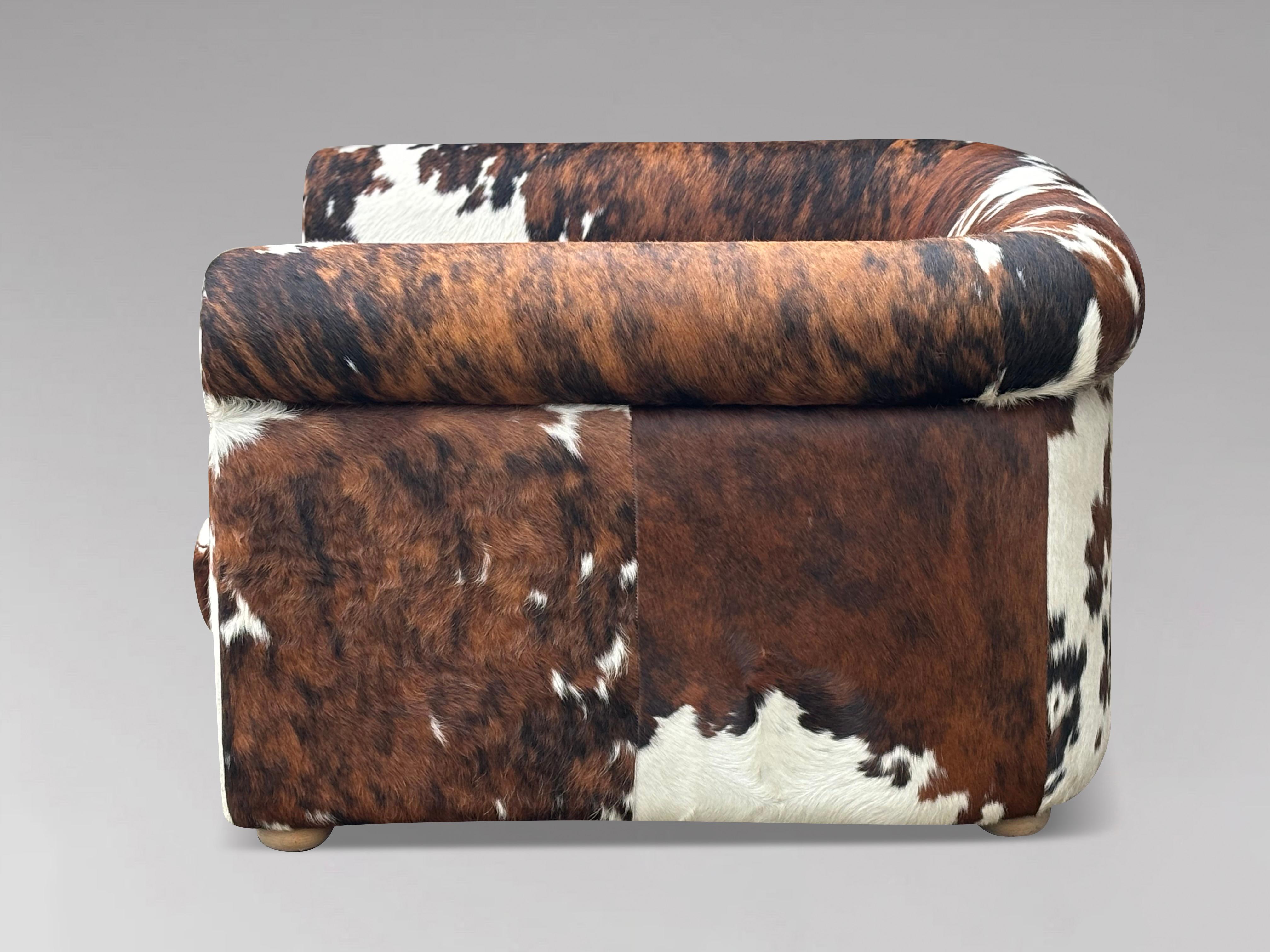 Oversized Italian Brown & White Cow Fur Leather Cube Lounge Armchair For Sale 1