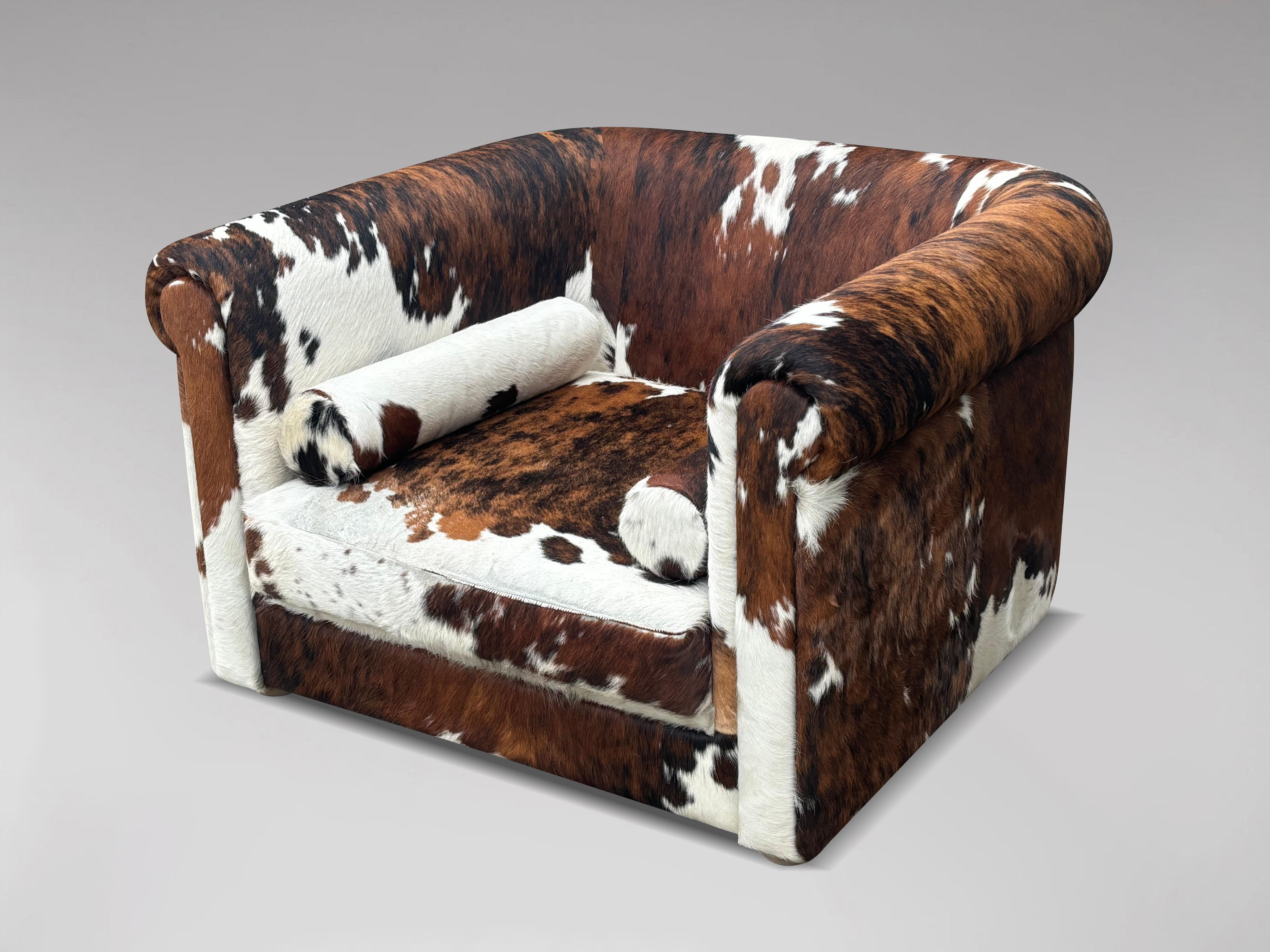 Oversized Italian Brown & White Cow Fur Leather Cube Lounge Armchair For Sale 2