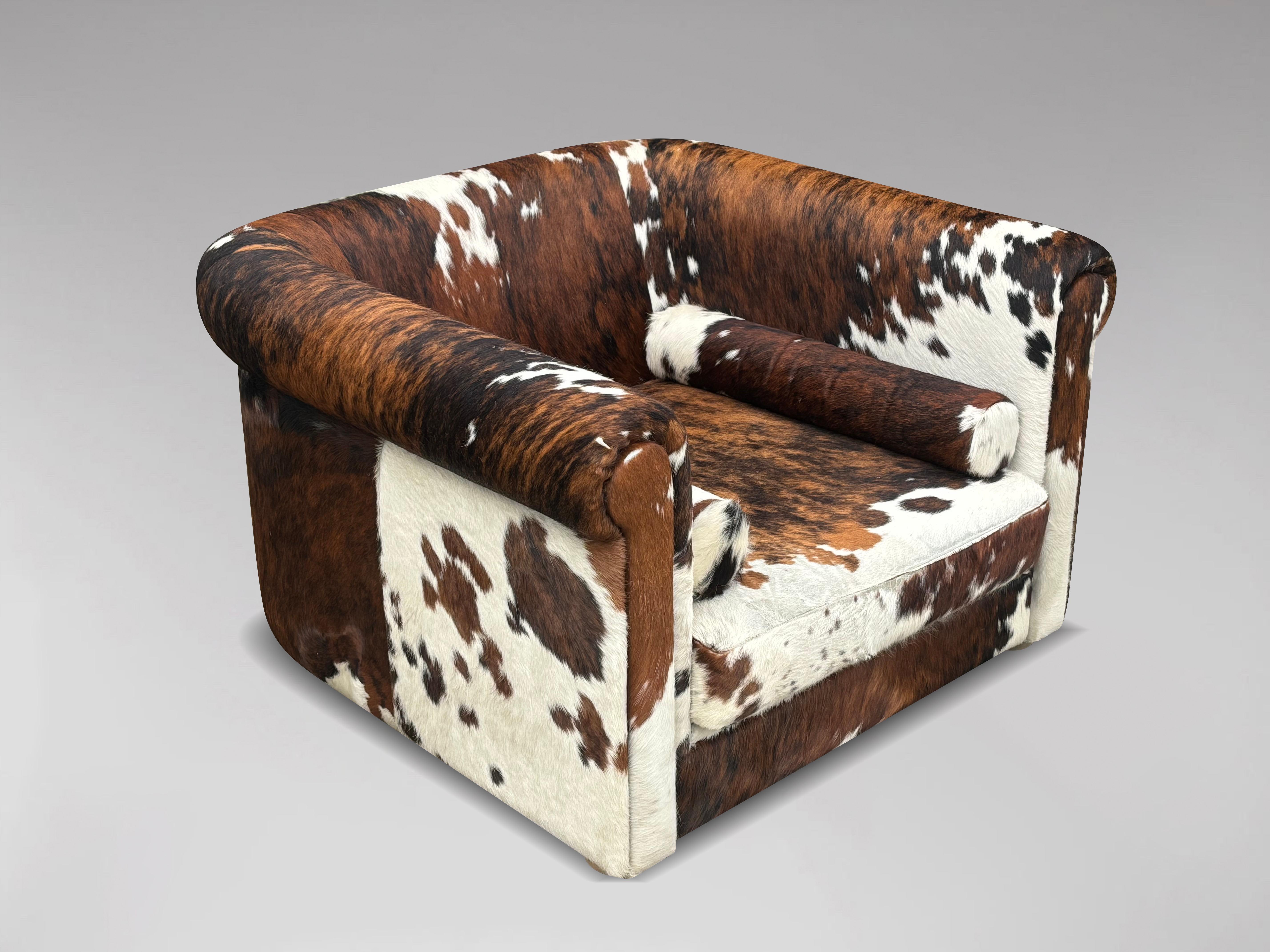 Oversized Italian Brown & White Cow Fur Leather Cube Lounge Armchair For Sale 3