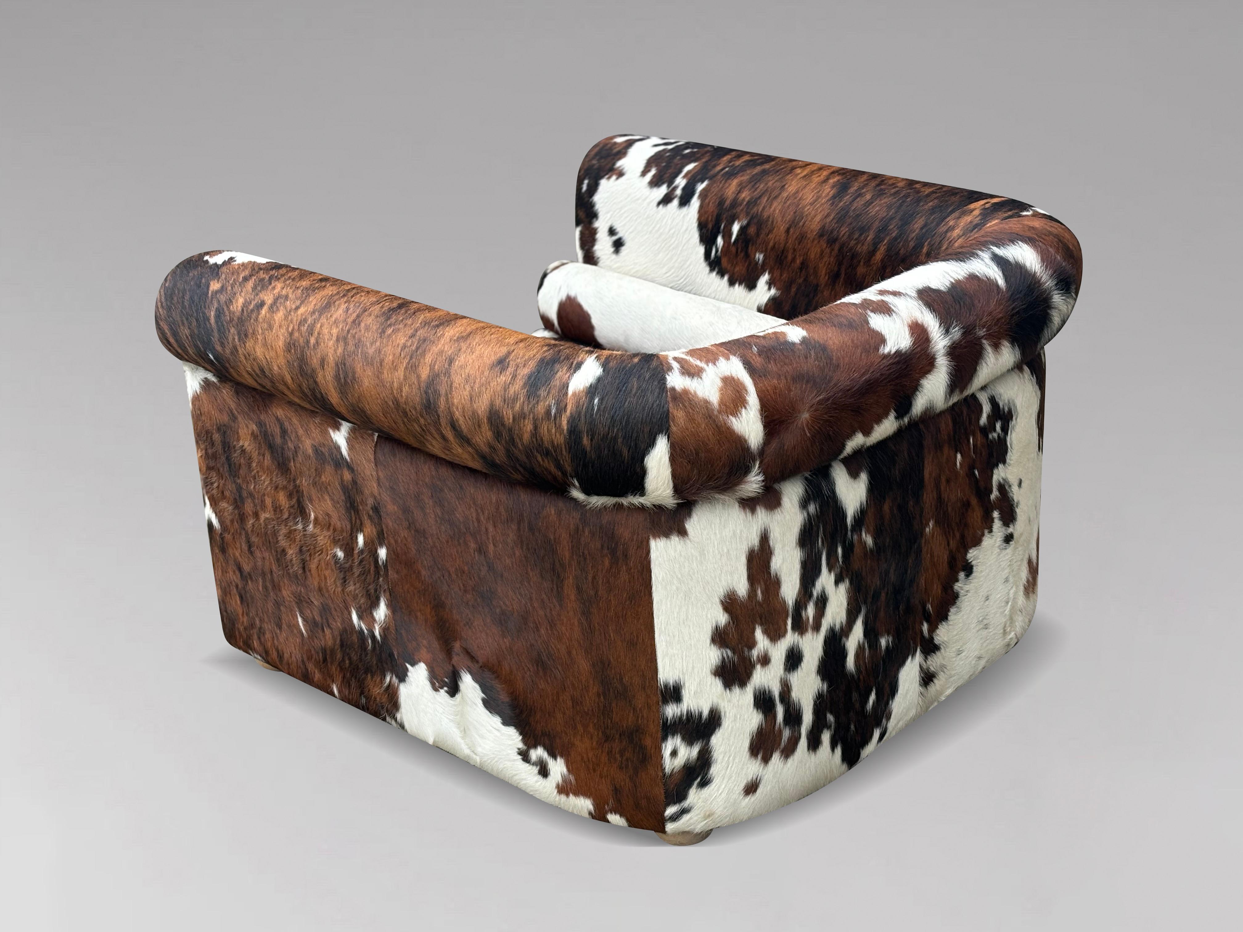 Oversized Italian Brown & White Cow Fur Leather Cube Lounge Armchair For Sale 4