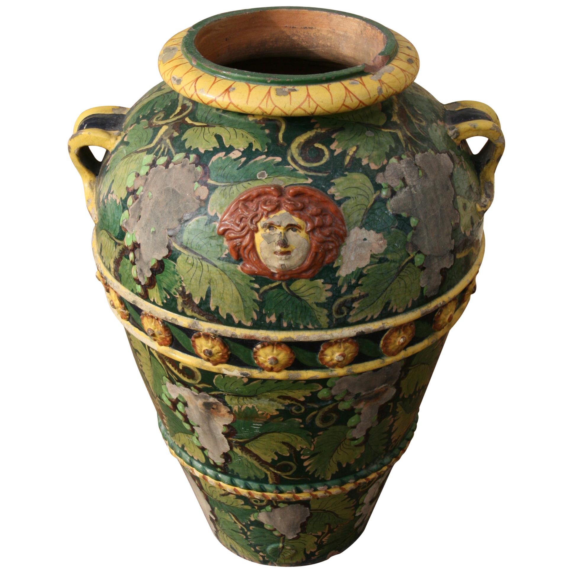 Urnes surdimensionnées italiennes émaillées Visage de Méduse et poignées Circa 1920 '2 Disponibles' en vente
