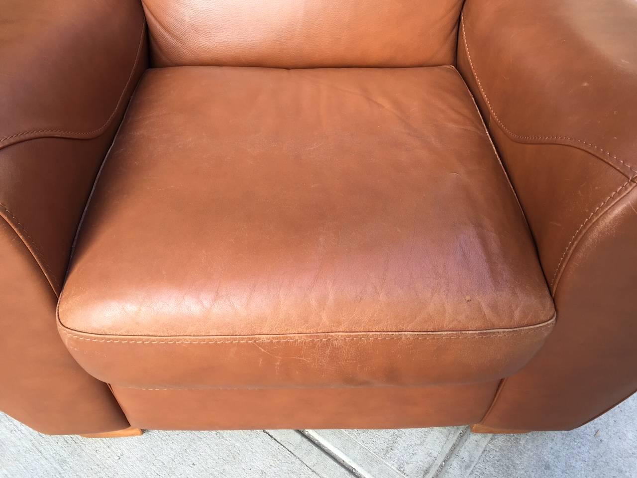 Oversized Italian Leather Lounge Chair In Good Condition For Sale In New York, NY