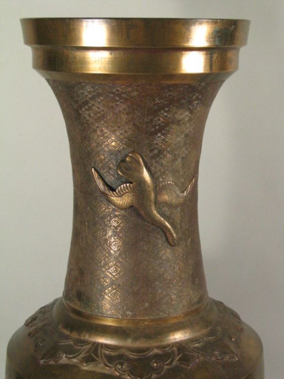  Japanese Brass Oversized Vase /Umbrella/Stick Stand In Good Condition For Sale In Douglas Manor, NY